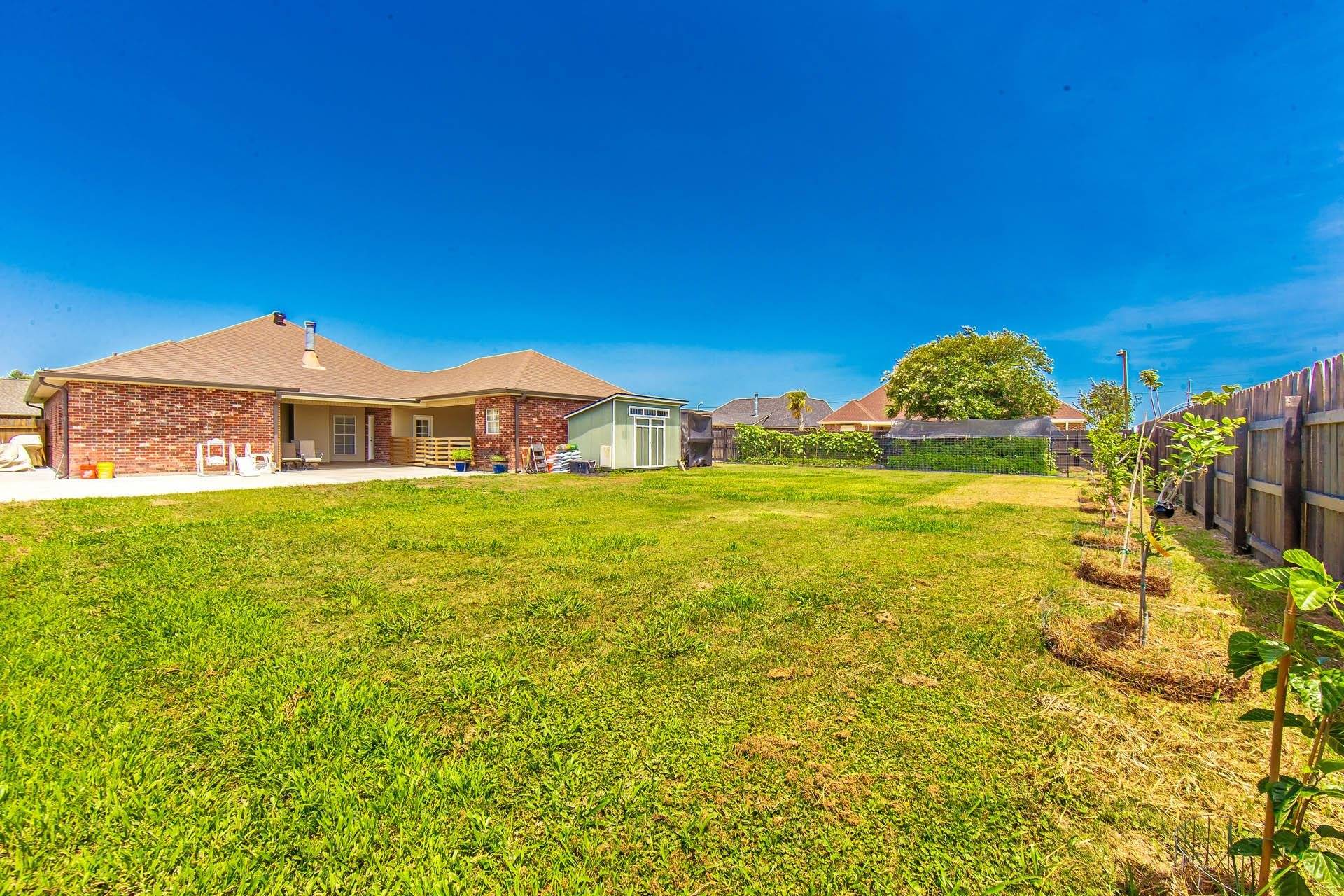Houma, LA 70360,5142 Pinhook Place