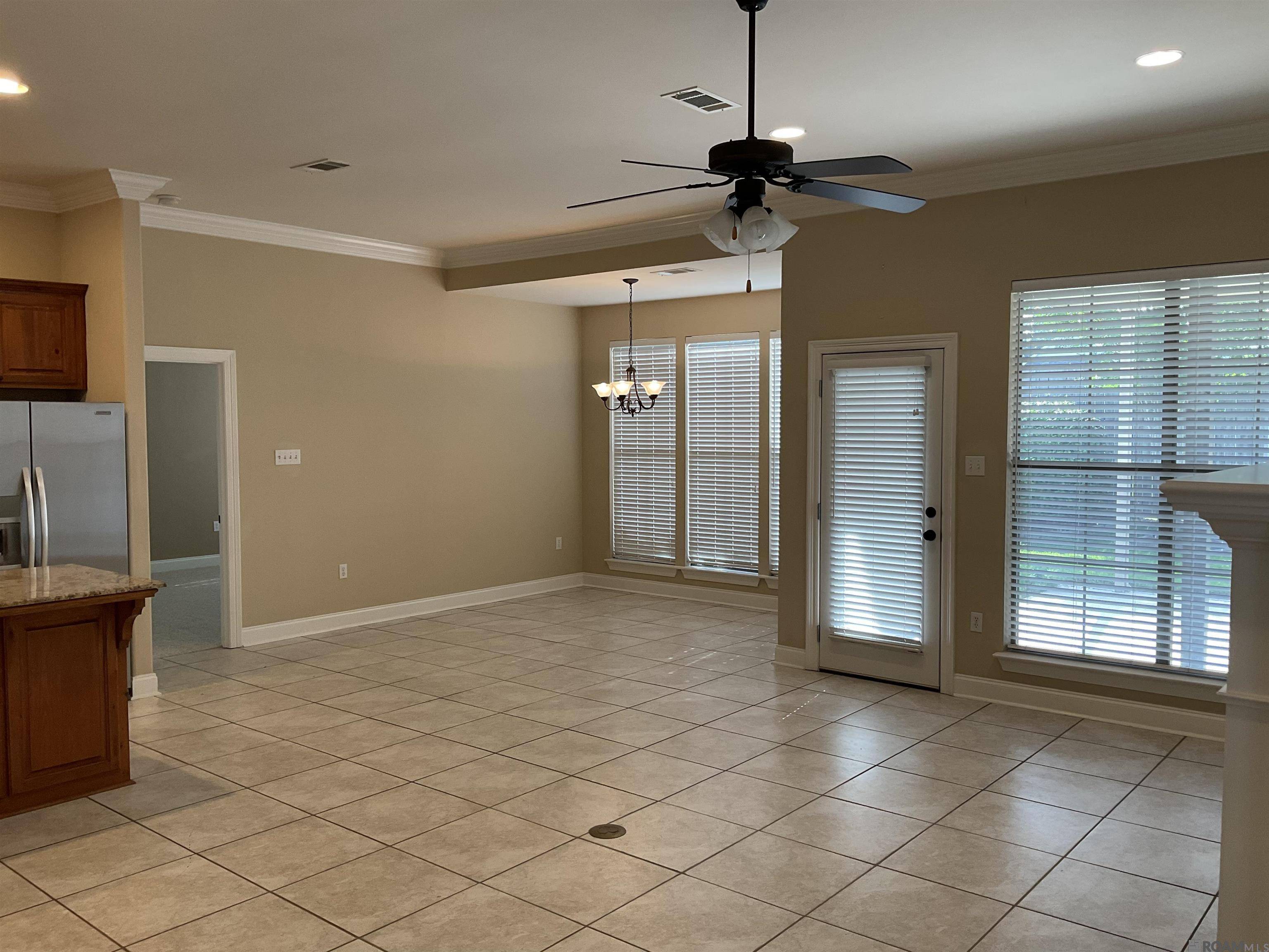 Saint George, LA 70817,5617 Hidden Ridge Ln