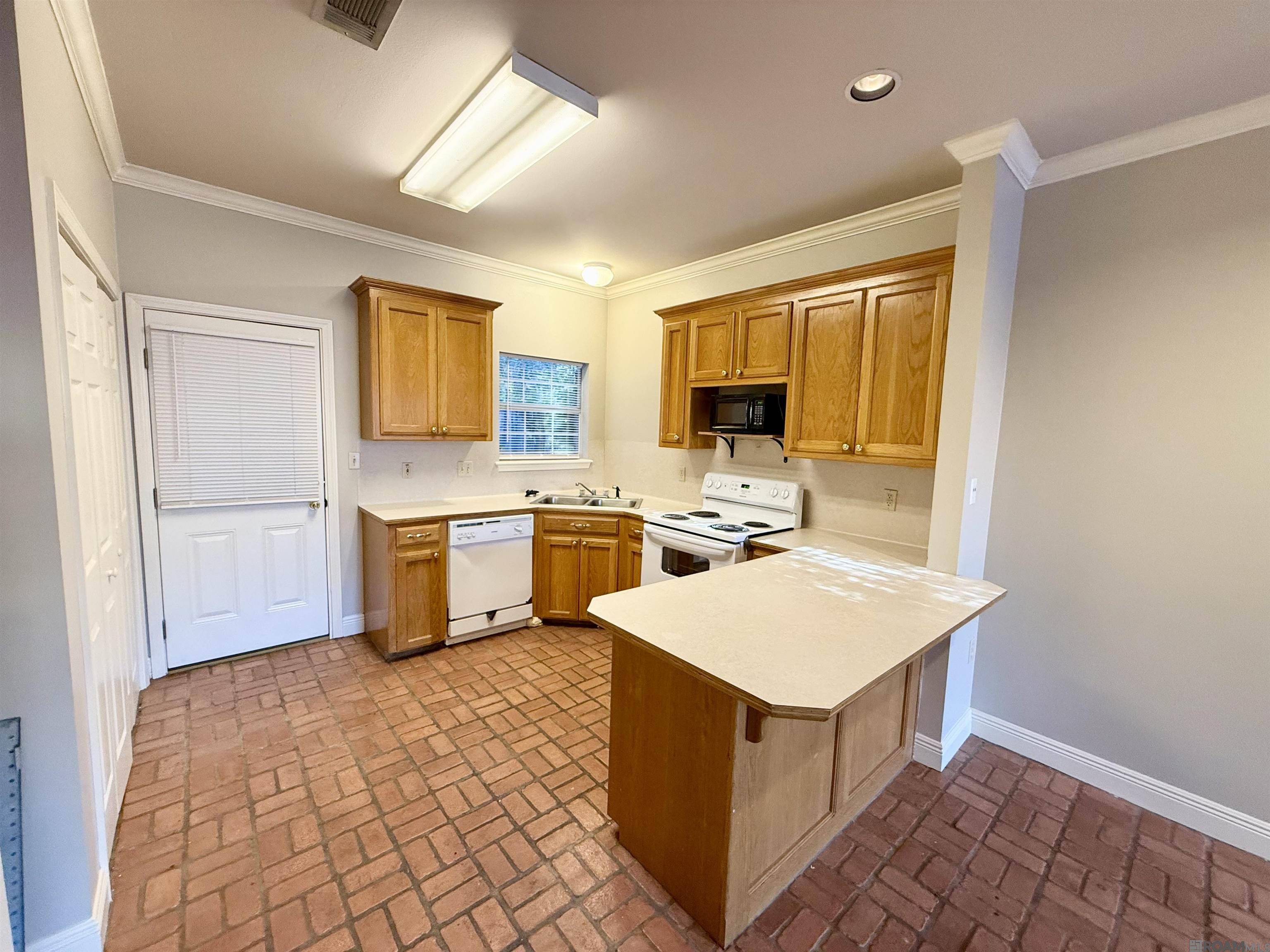 Baton Rouge, LA 70808,5130 Highland Rd ##A-G