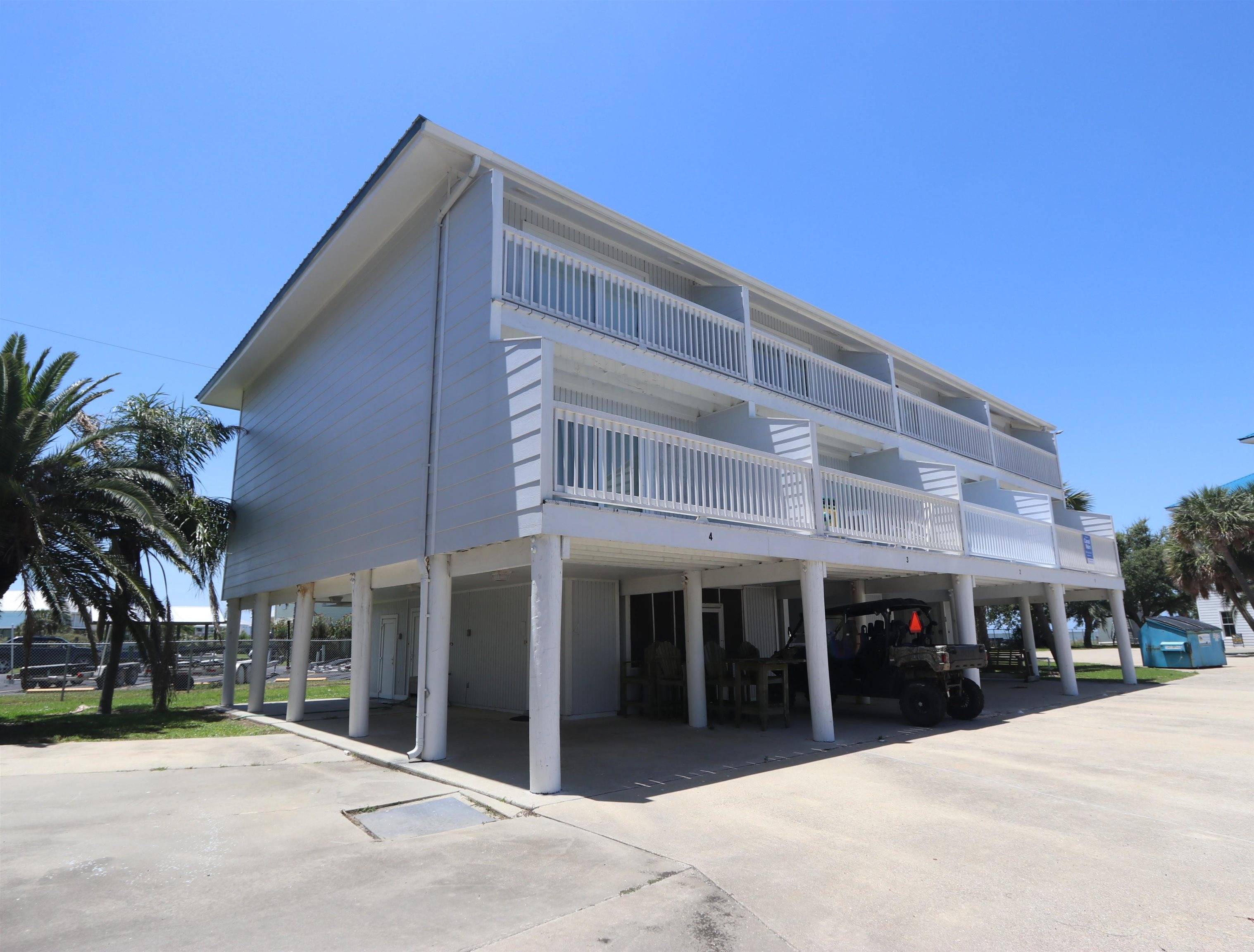 Grand Isle, LA 70358,411 Admiral Craik Dr ##4
