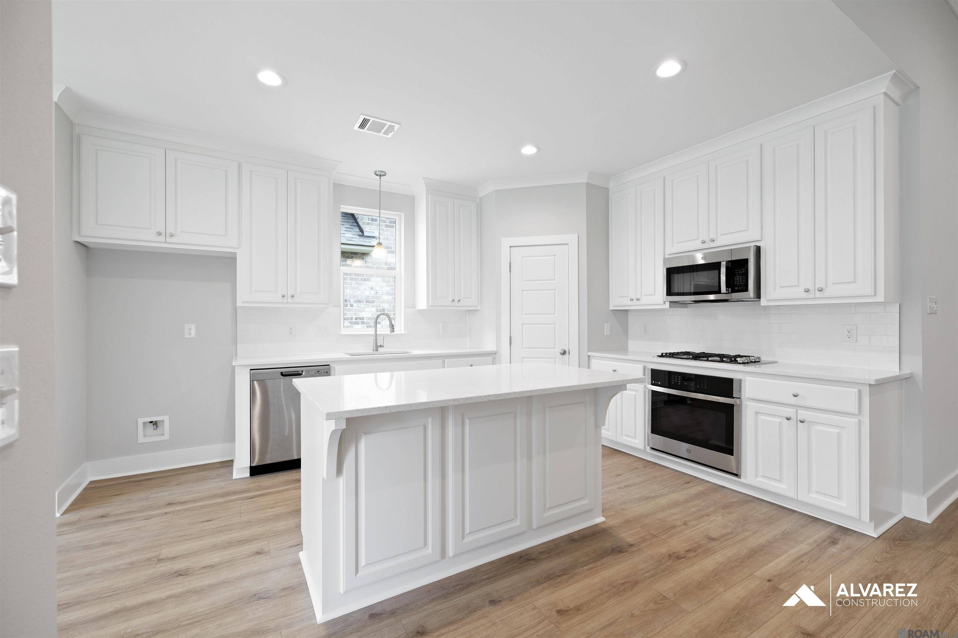 Saint George, LA 70810,3043 Creekmere Ln