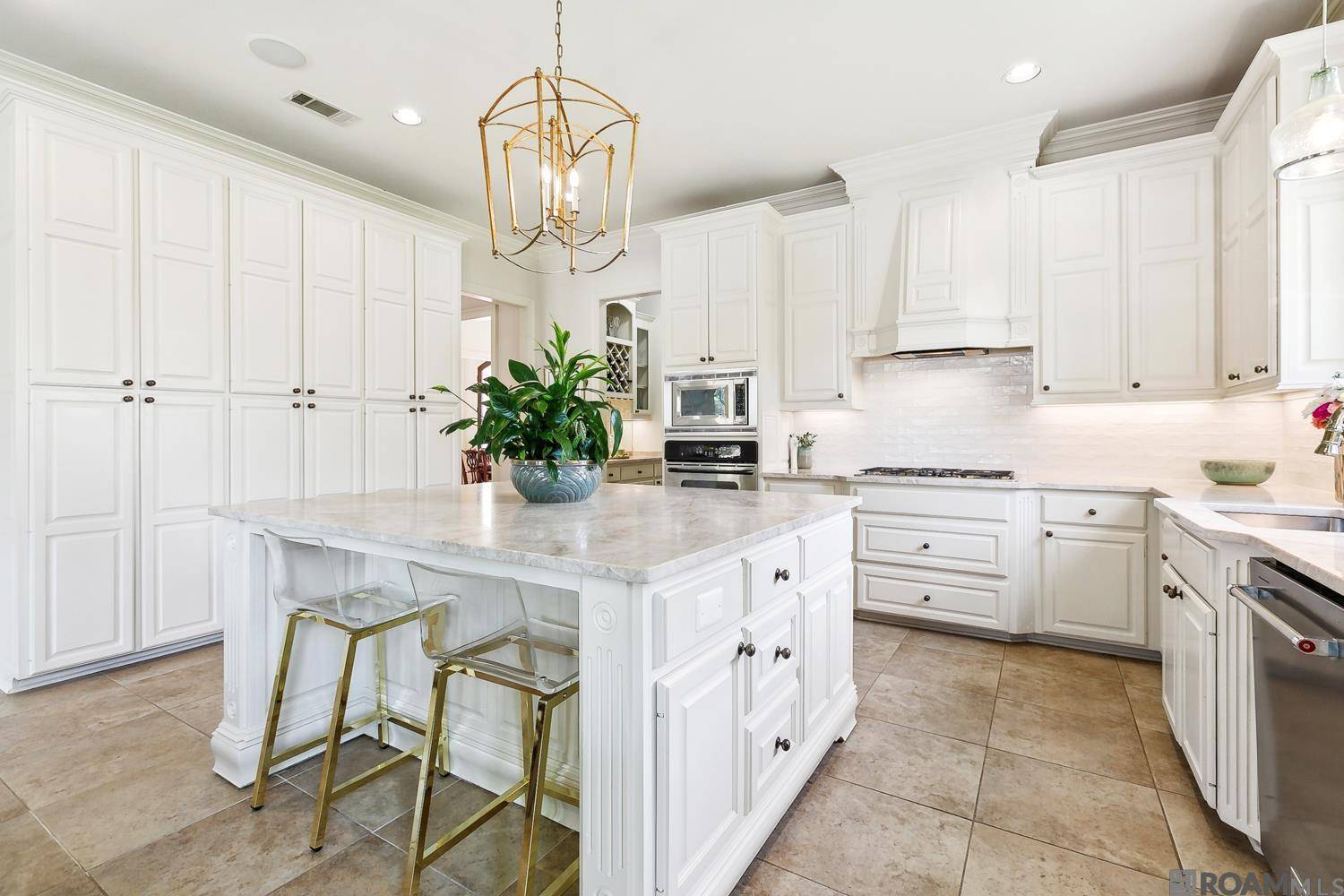 Baton Rouge, LA 70810,10321 N Lake Estates Ave
