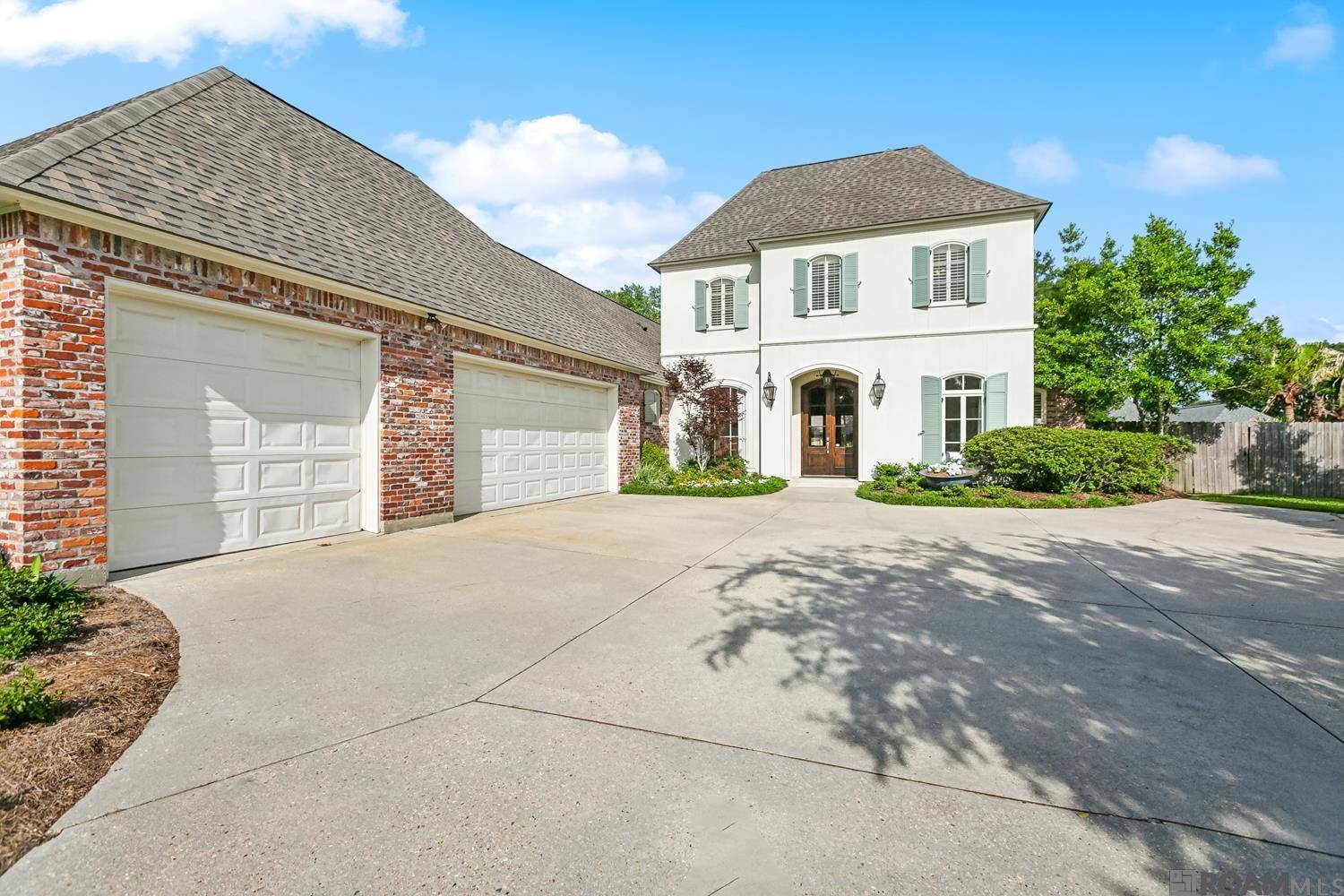 Baton Rouge, LA 70810,10321 N Lake Estates Ave