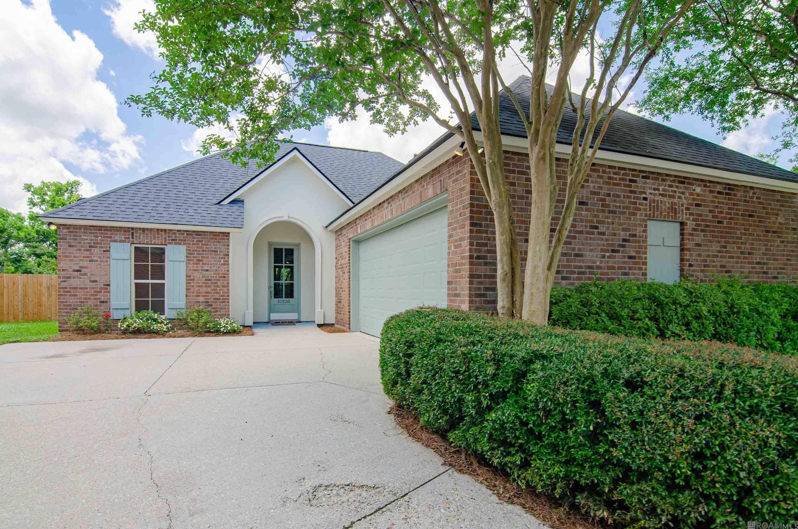 Baton Rouge, LA 70810,10126 Springtree Ave