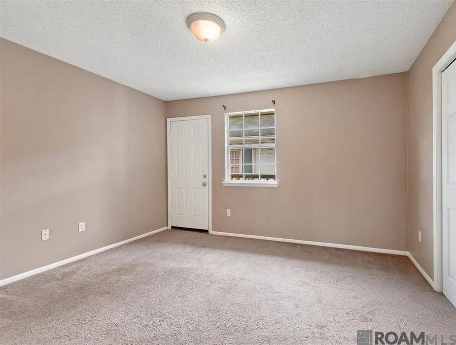 Zachary, LA 70791,830 Meadow Glen Ave ##C
