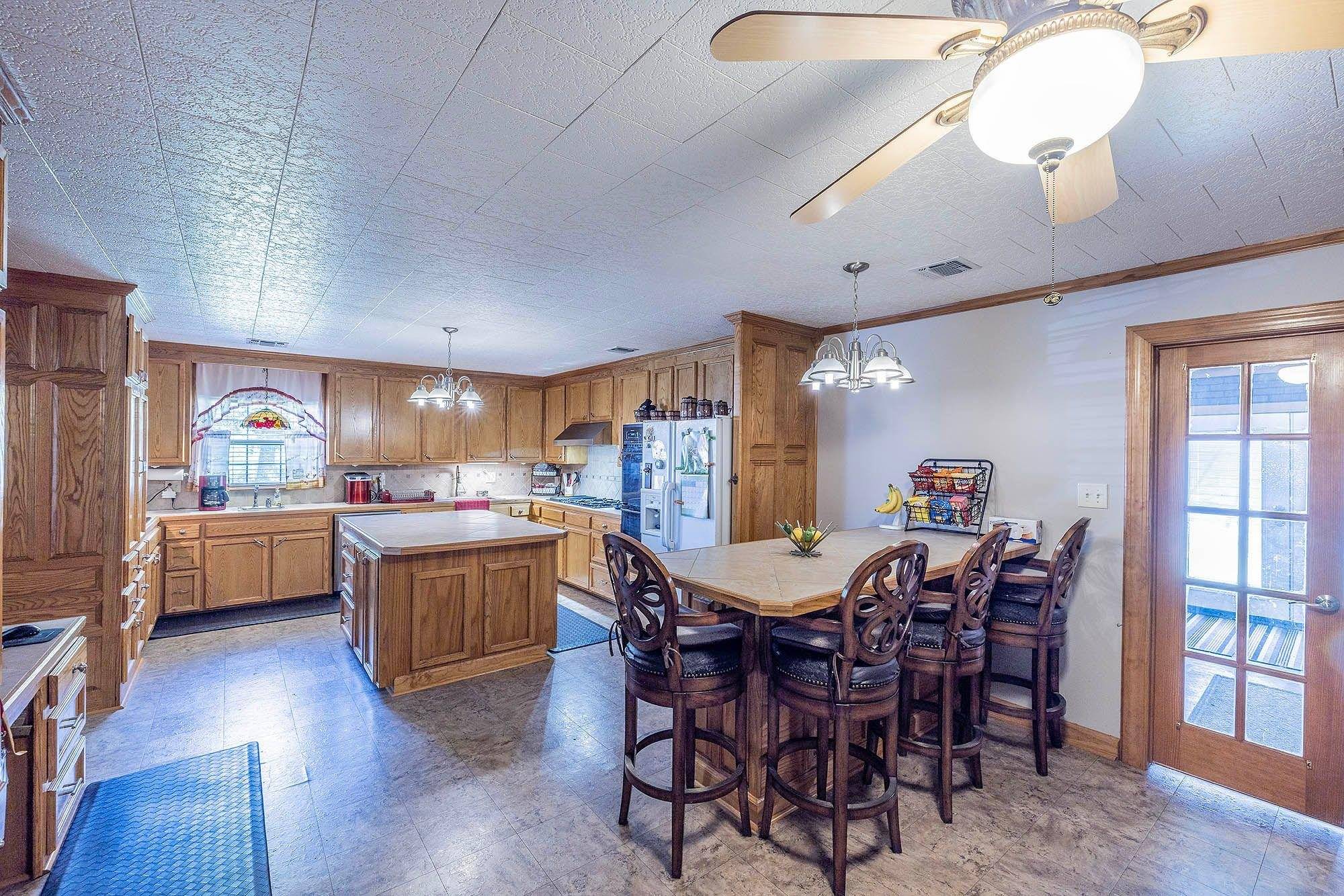 Gibson, LA 70356,4606 North Bayou Black Drive