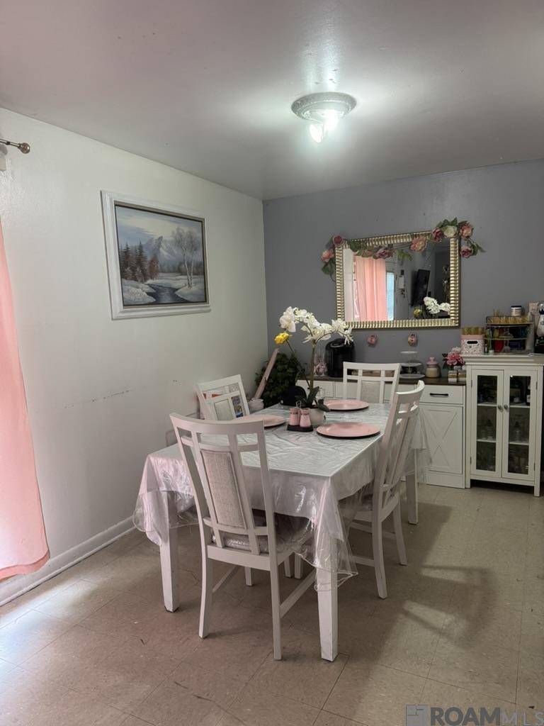 Terrytown, LA 70056,517 Fairlawn Drive