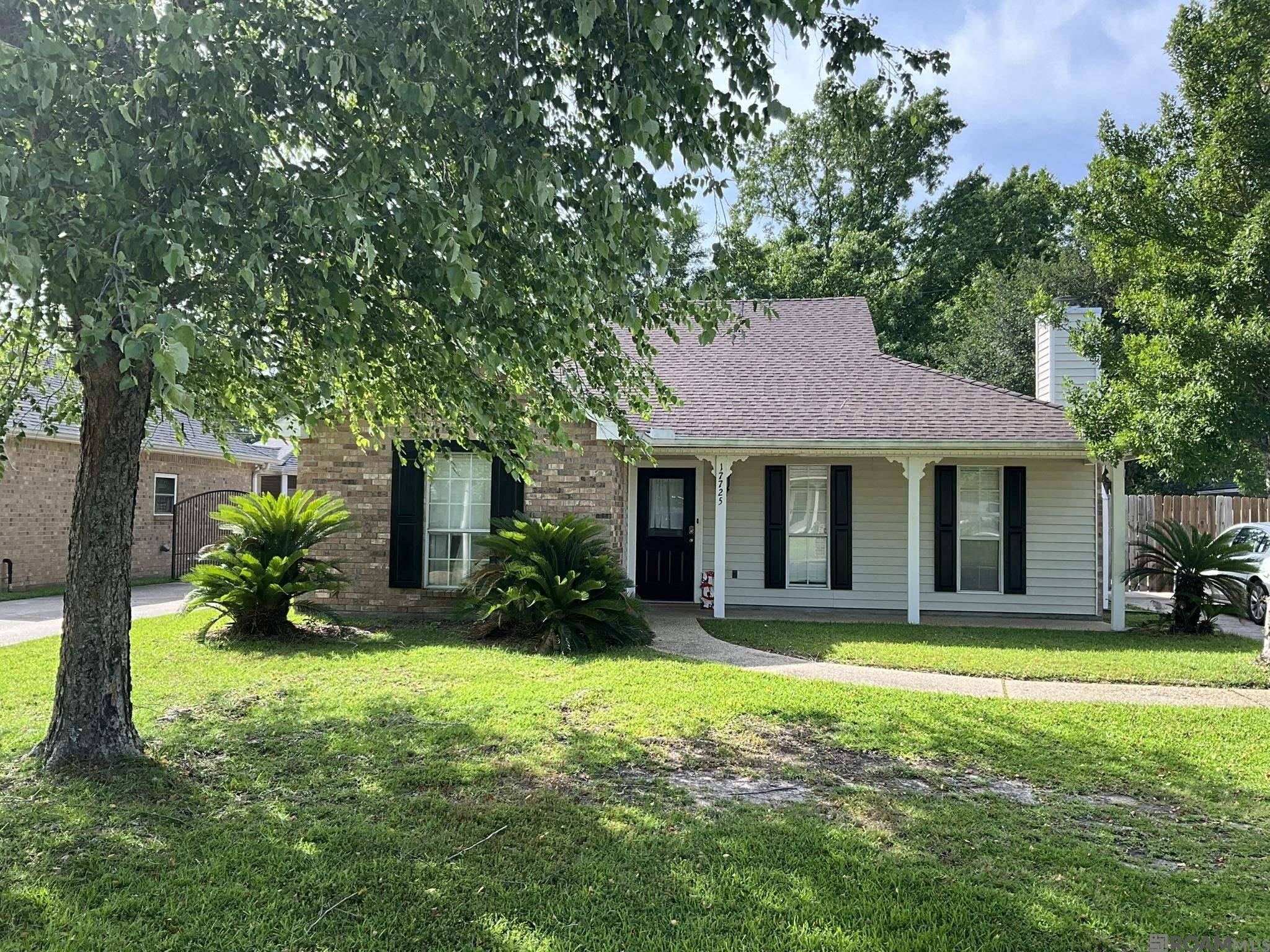 Saint George, LA 70817,17725 Nine Oaks Ave