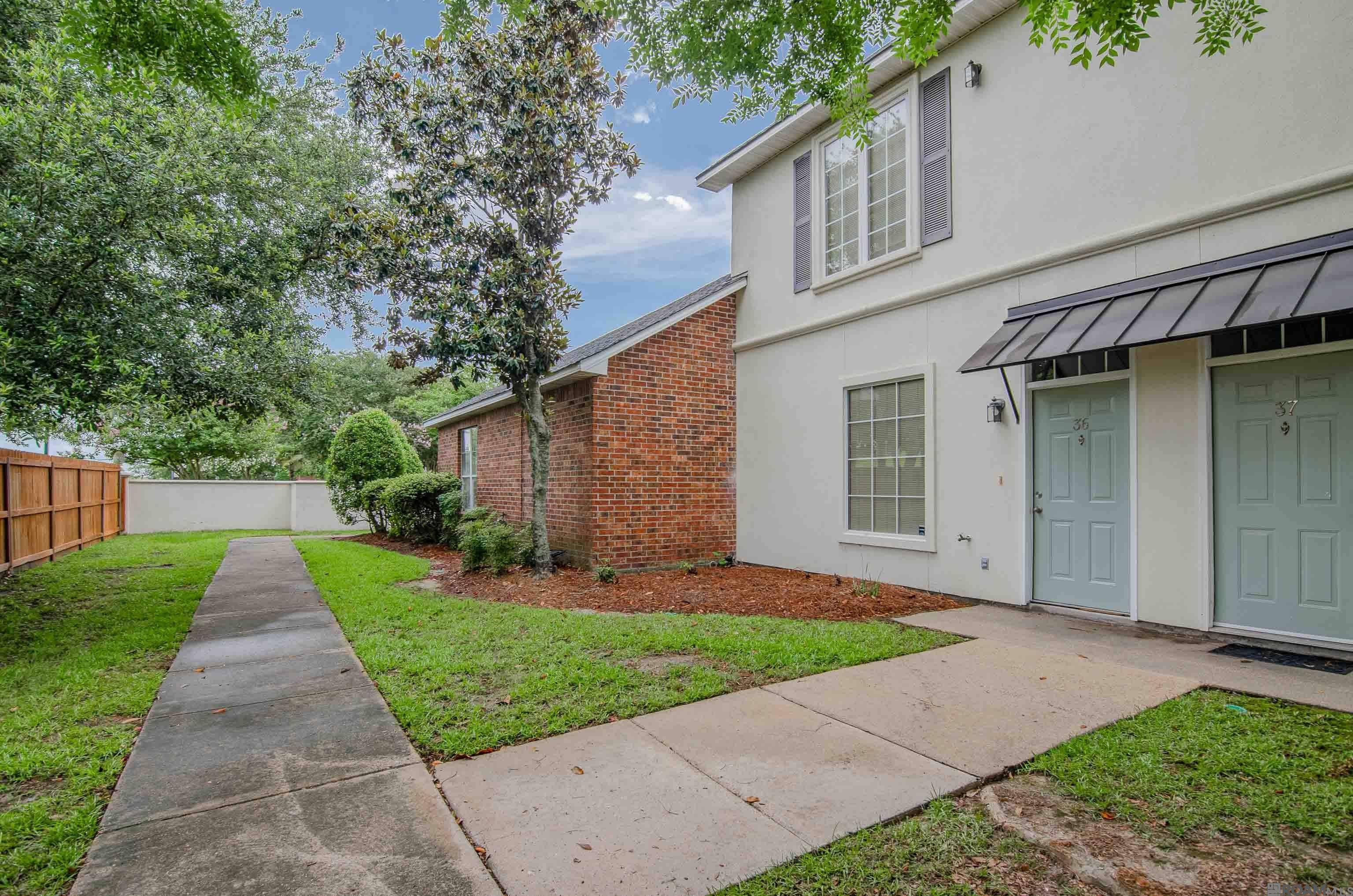 Baton Rouge, LA 70820,4000 Lake Beau Pre ##36