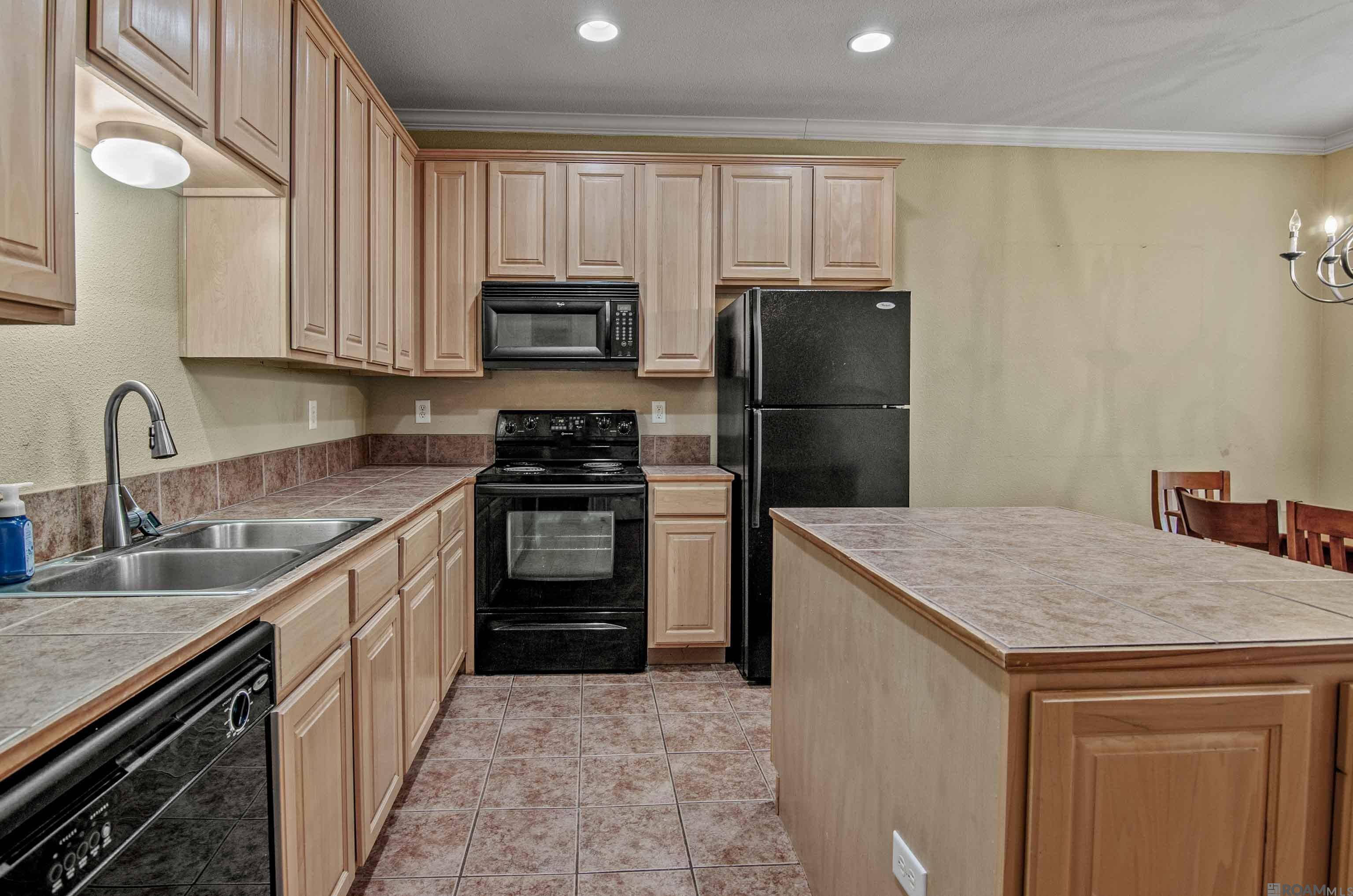 Baton Rouge, LA 70820,4000 Lake Beau Pre ##36