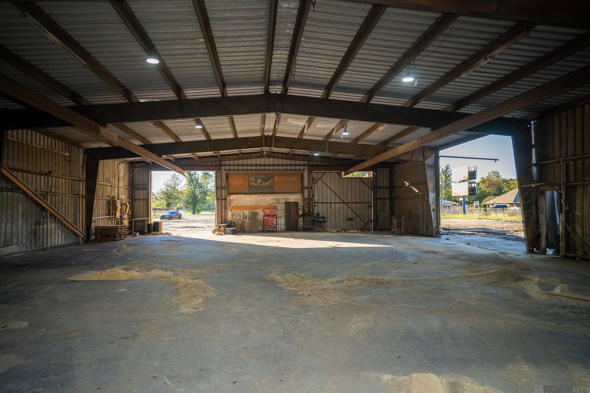Livingston, LA 70754,29602 S Frost Rd