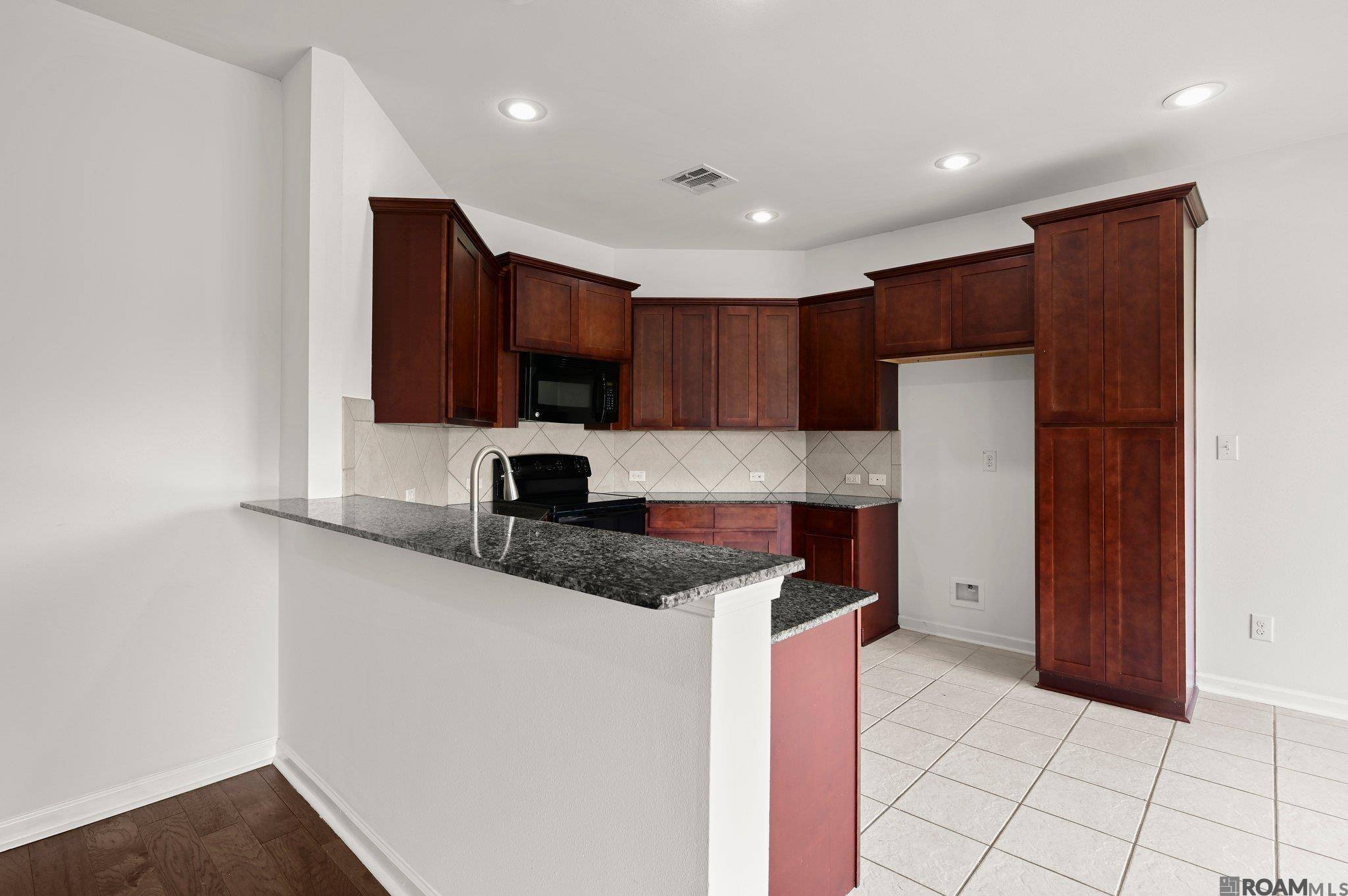 Zachary, LA 70791,6708 Royal Oaks Ct