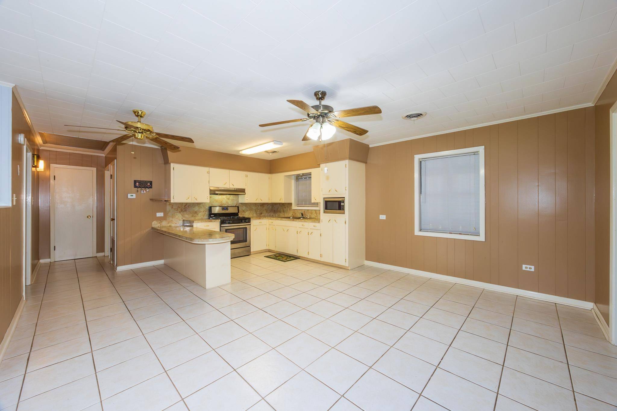 Raceland, LA 70394,434 St Louis St
