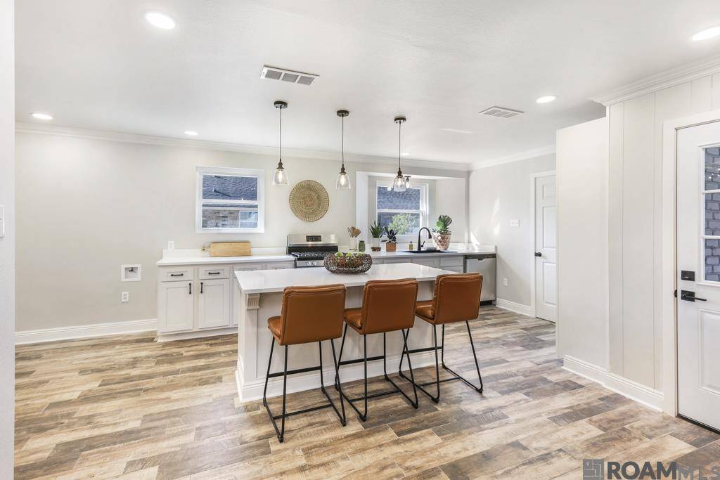 Baton Rouge, LA 70806,1046 Colonial Dr
