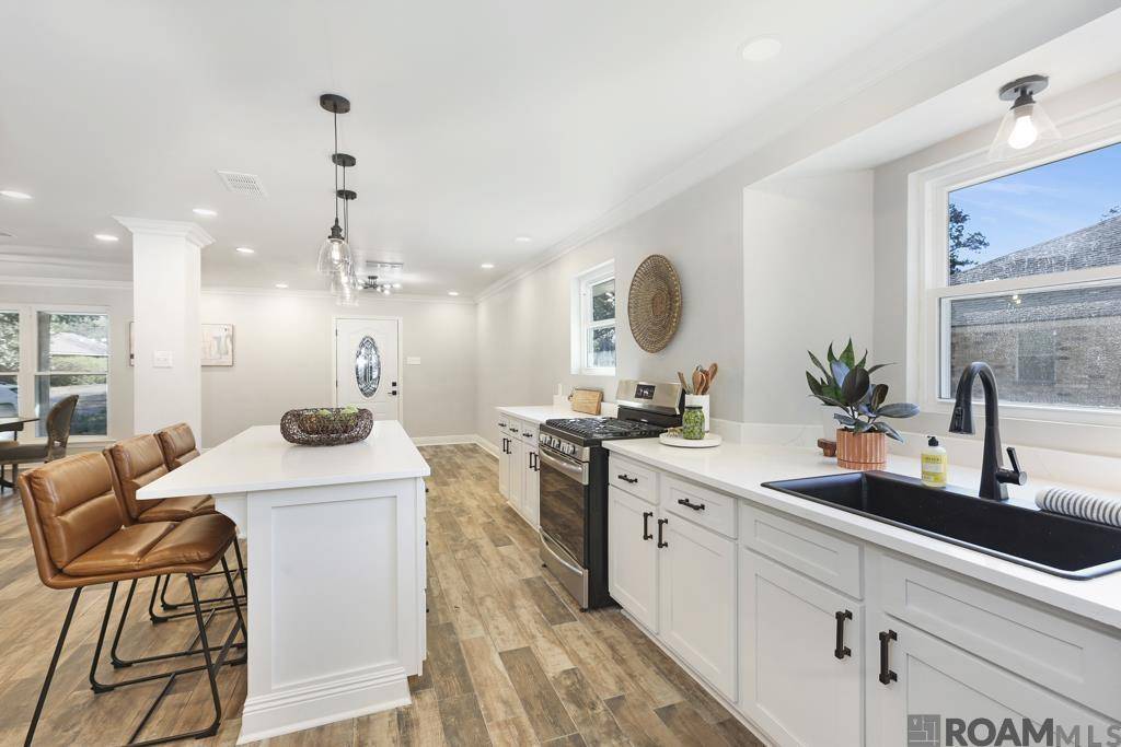 Baton Rouge, LA 70806,1046 Colonial Dr
