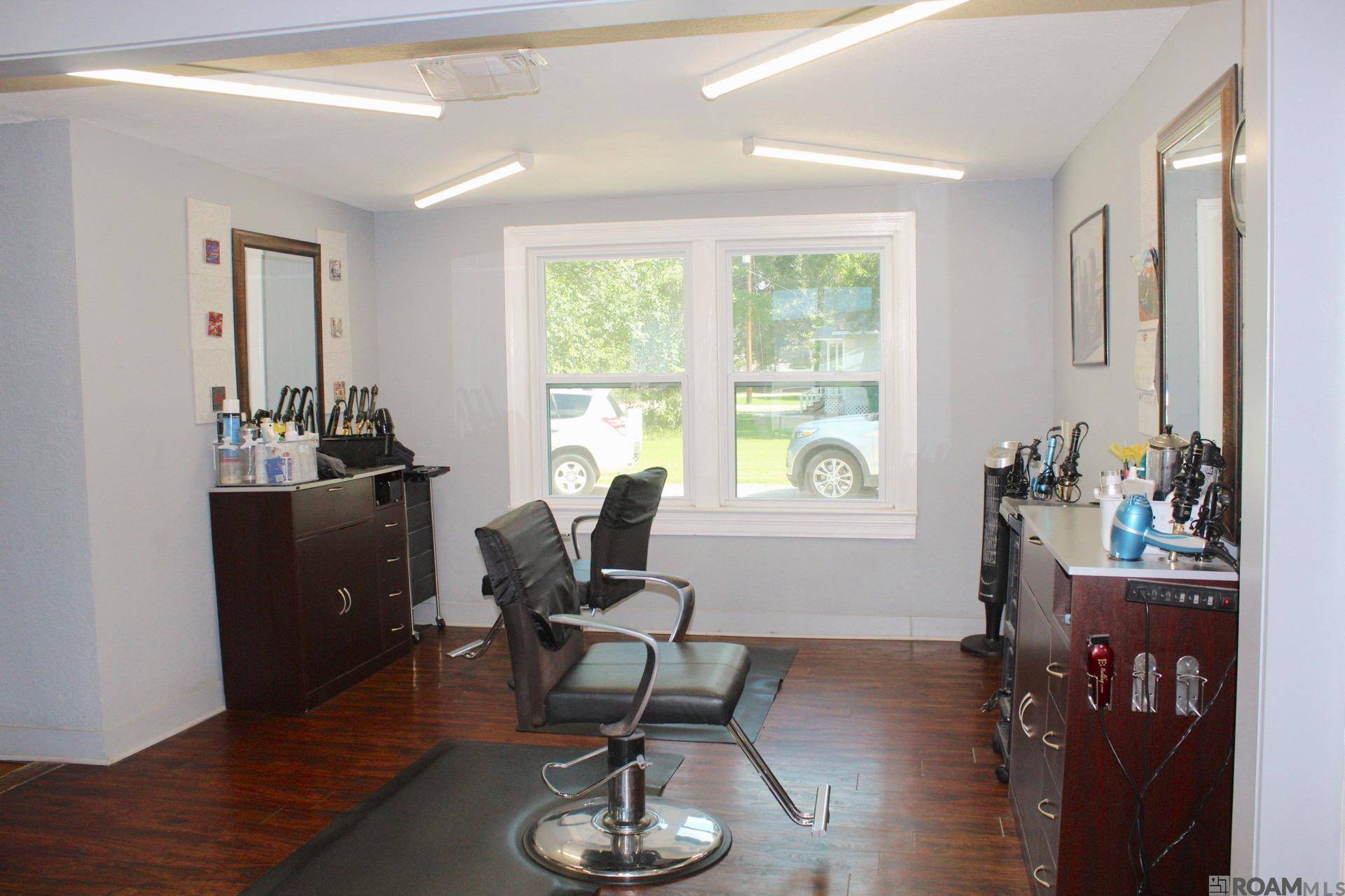 Walker, LA 70785,9373 Florida Blvd