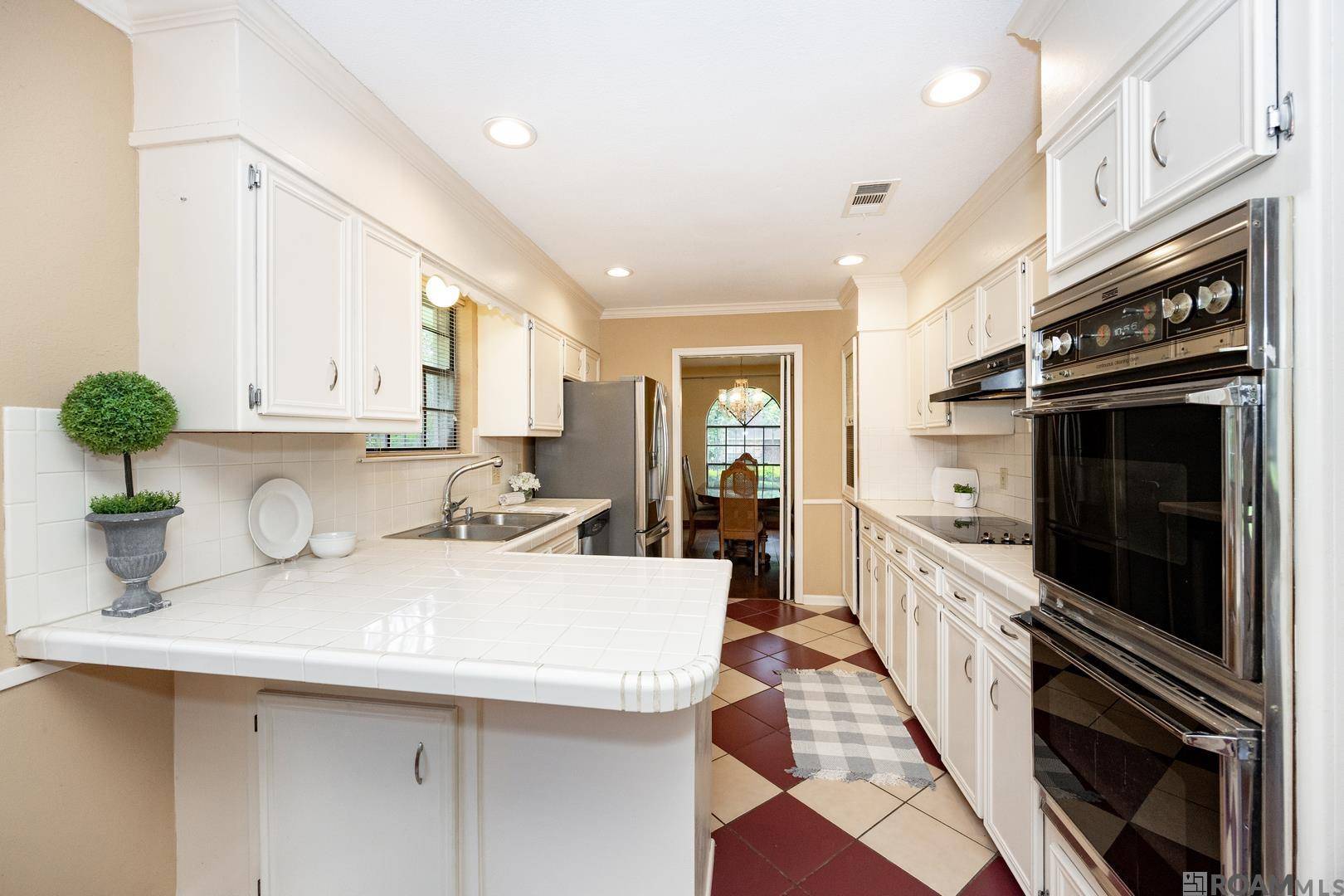 Baton Rouge, LA 70808,1573 Leycester Dr