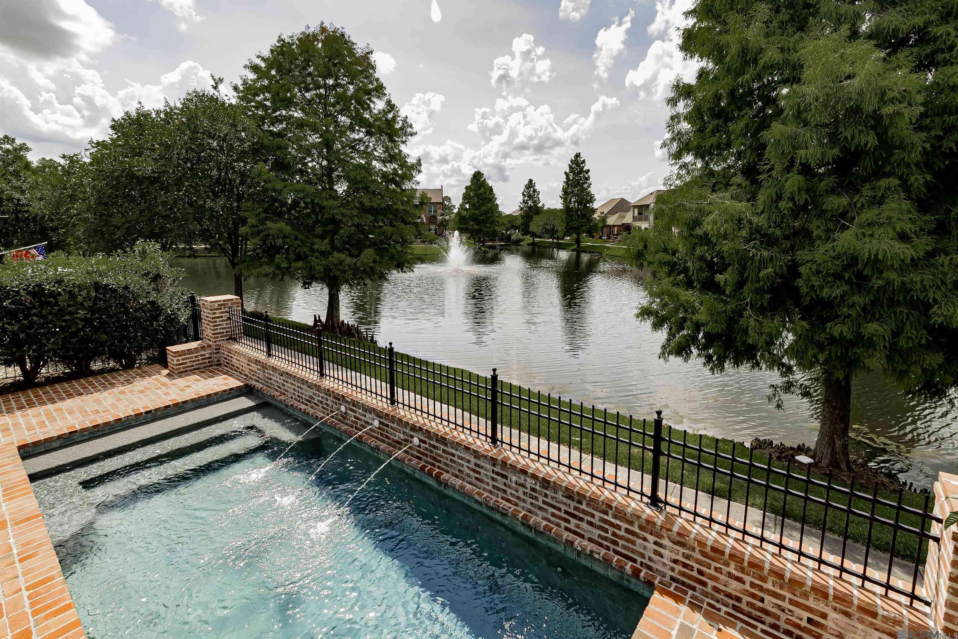 Baton Rouge, LA 70810,2924 Rue D Orleans