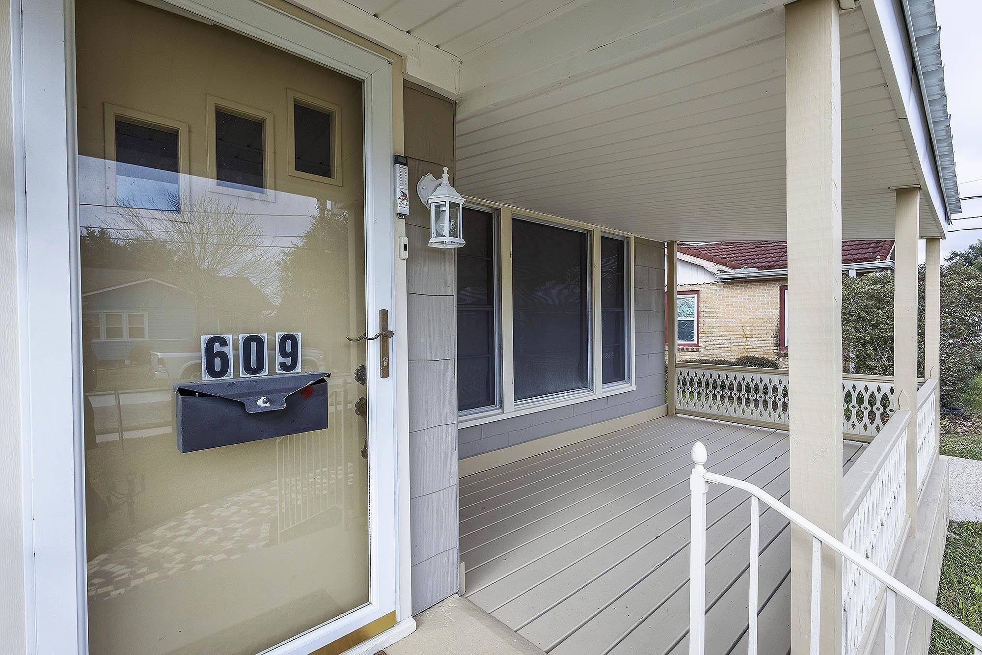 Houma, LA 70364,609 Duval Avenue