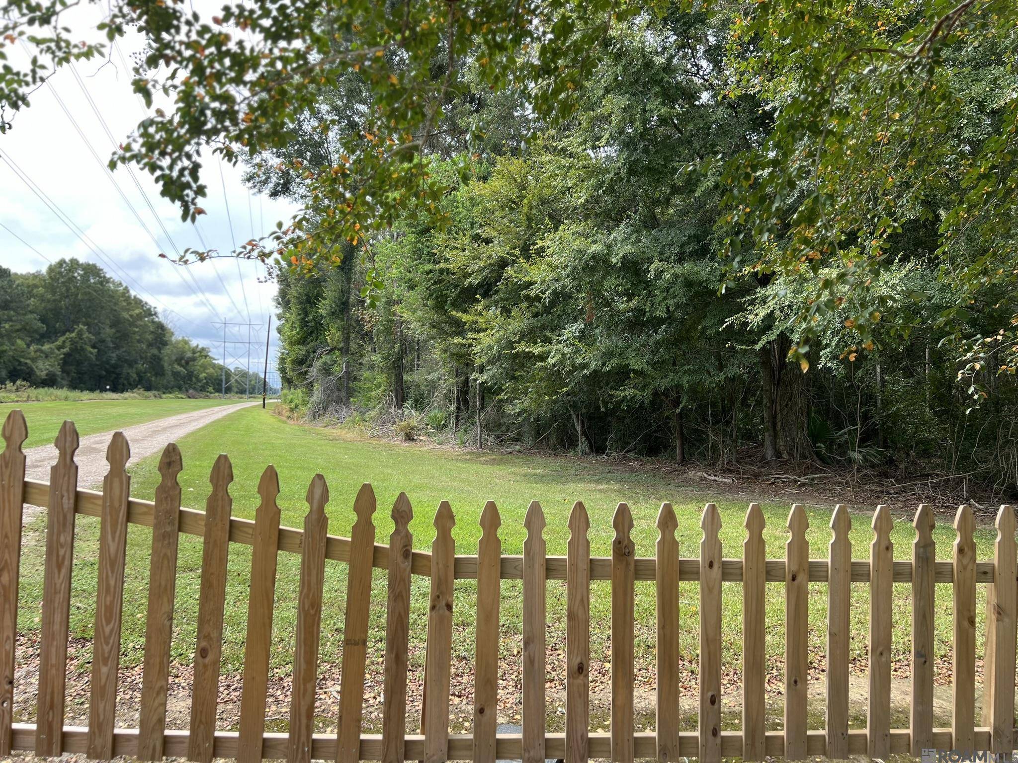 Denham Springs, LA 70726,Line Dr