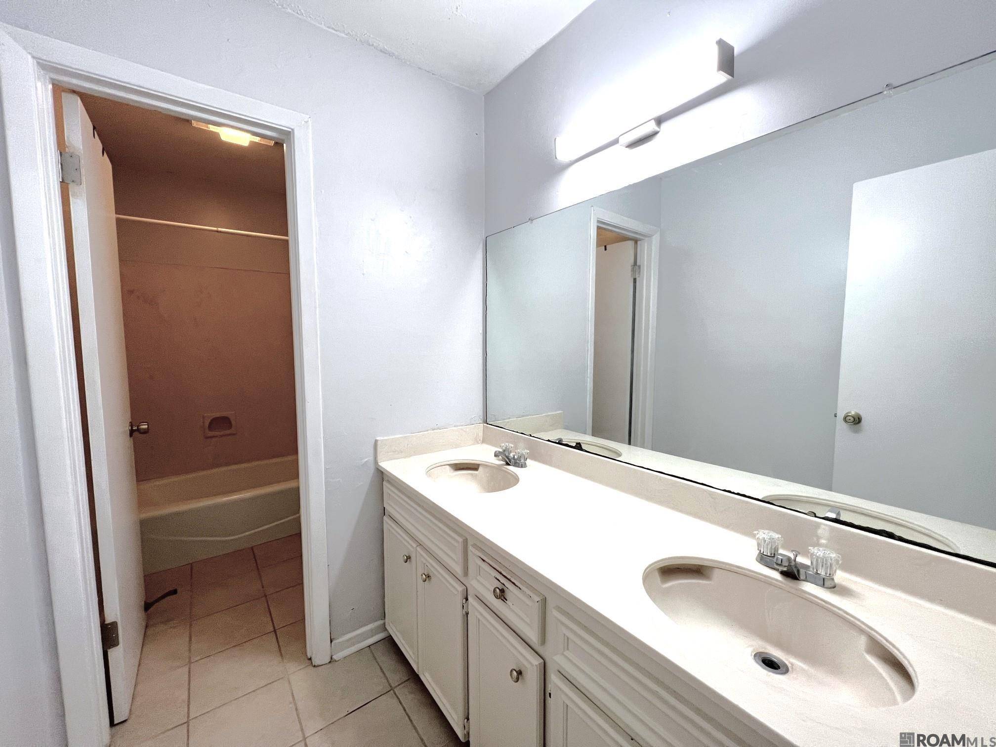 Baton Rouge, LA 70817,5151 Sleepy Hollow Dr