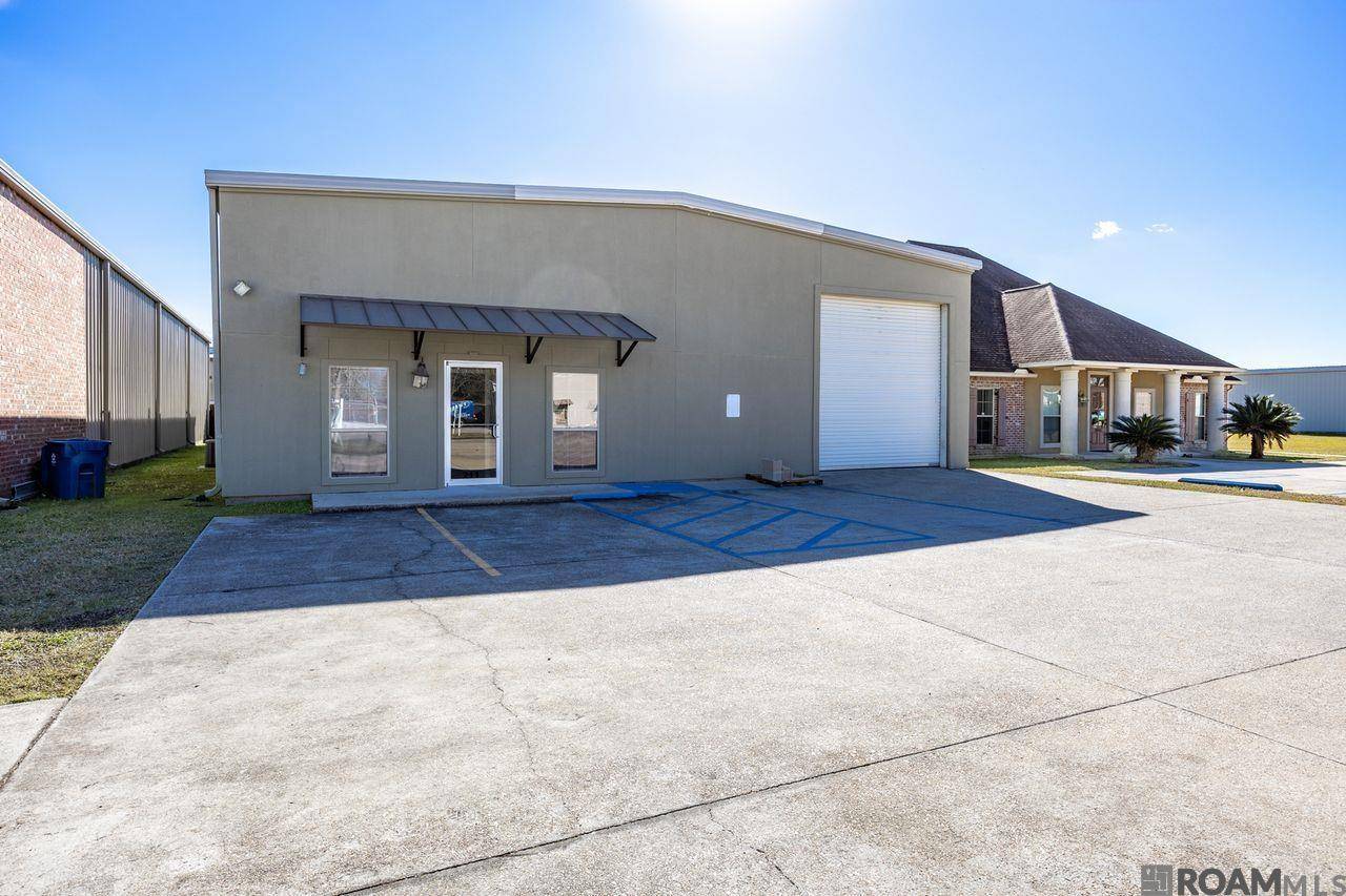 Gonzales, LA 70737,211 W Eastbank Ave
