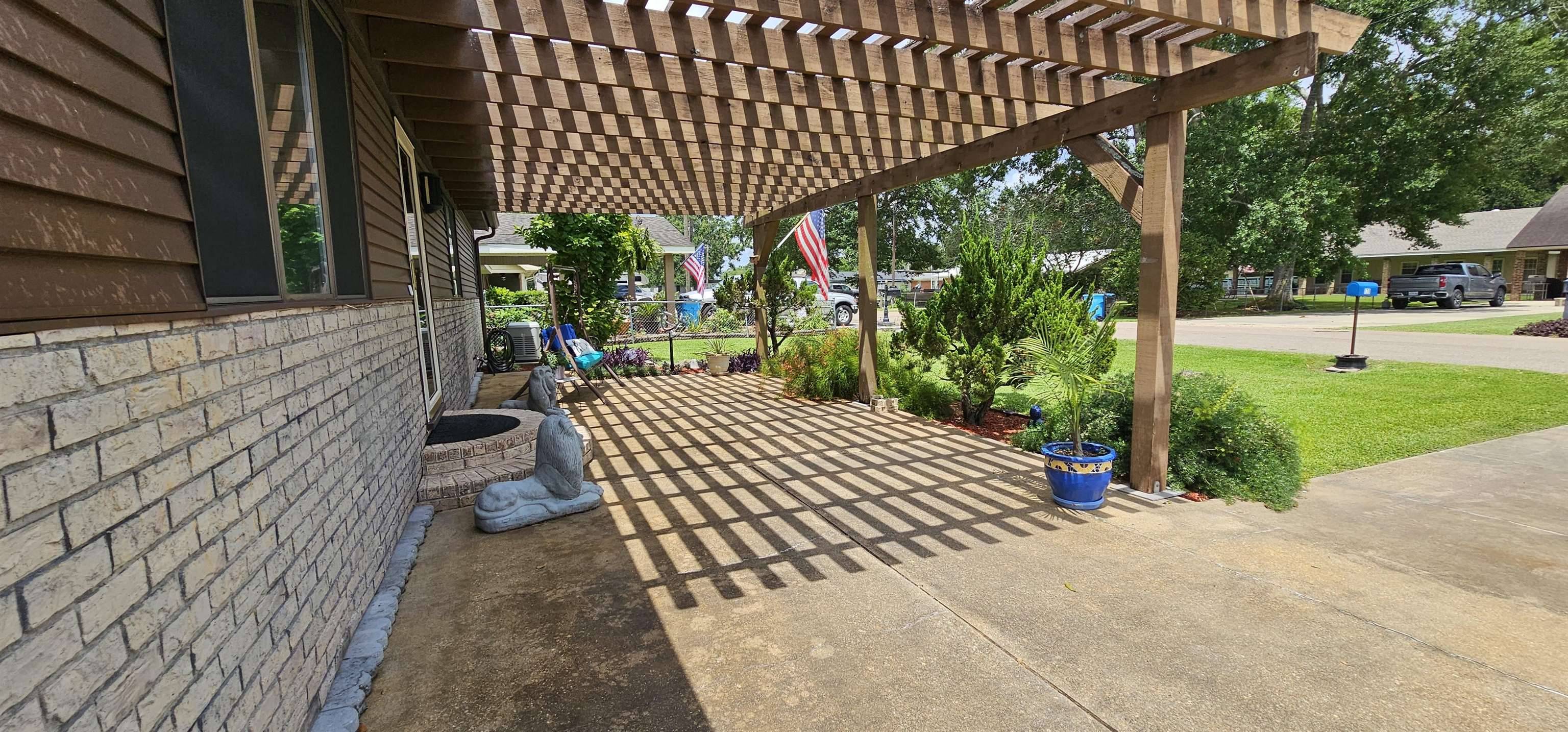 Patterson, LA 70392,120 River View Dr