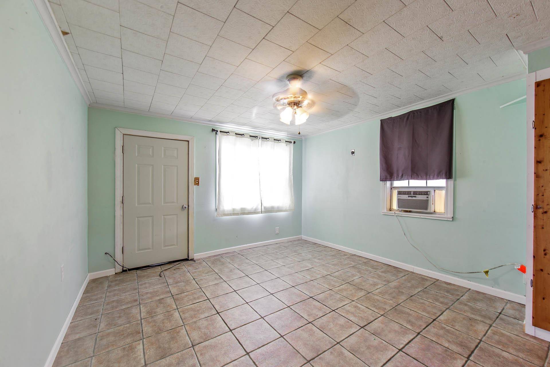 Thibodaux, LA 70301,615 Pine St