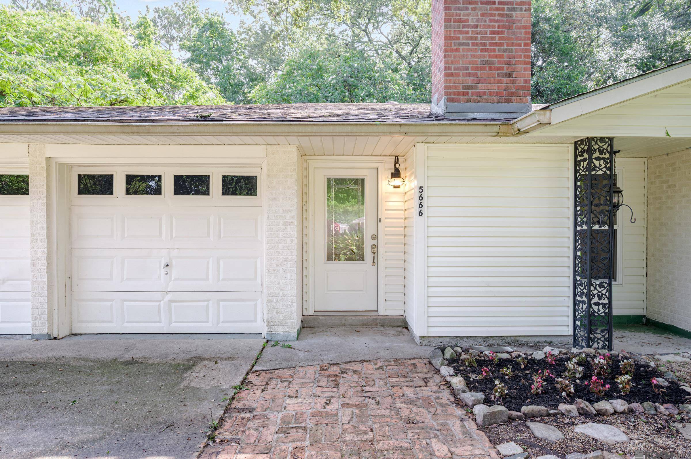 Greenwell Springs, LA 70739,5666 Mapleton Dr