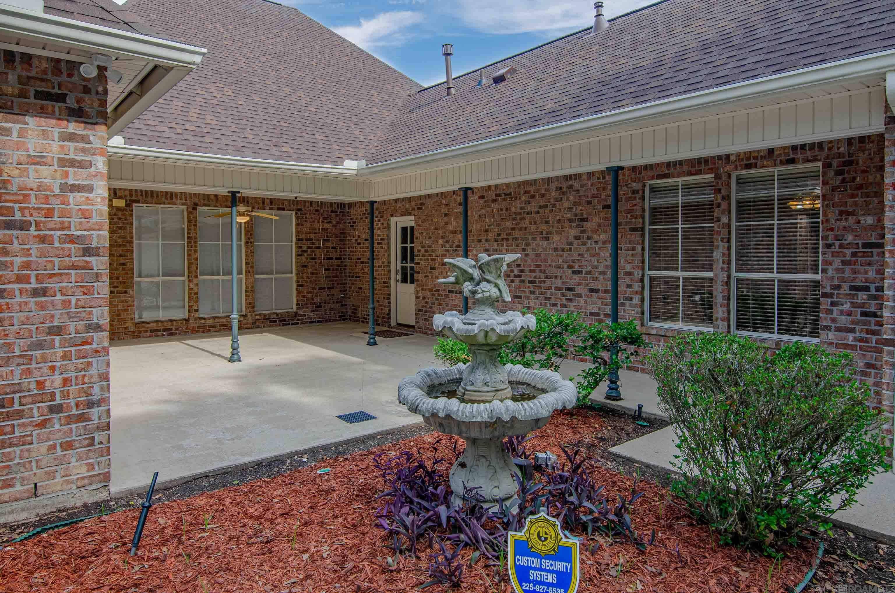 Saint George, LA 70817,5608 Tennyson Dr