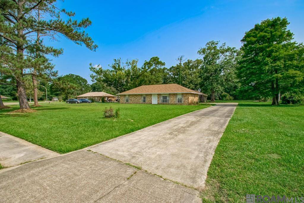 Denham Springs, LA 70726,9743 Gene Buckle Ave