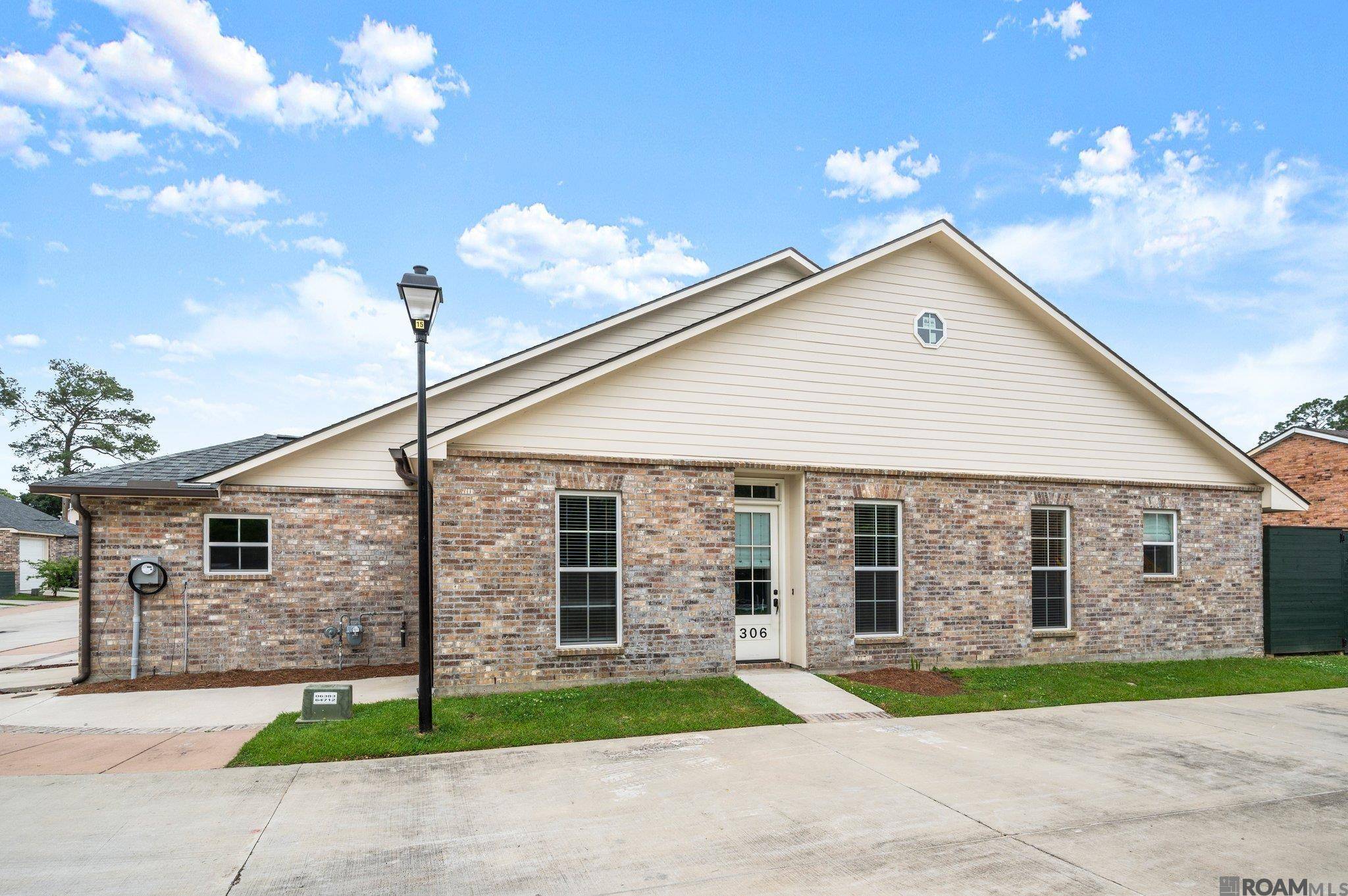 Baton Rouge, LA 70806,306 Saint Thomas Ln