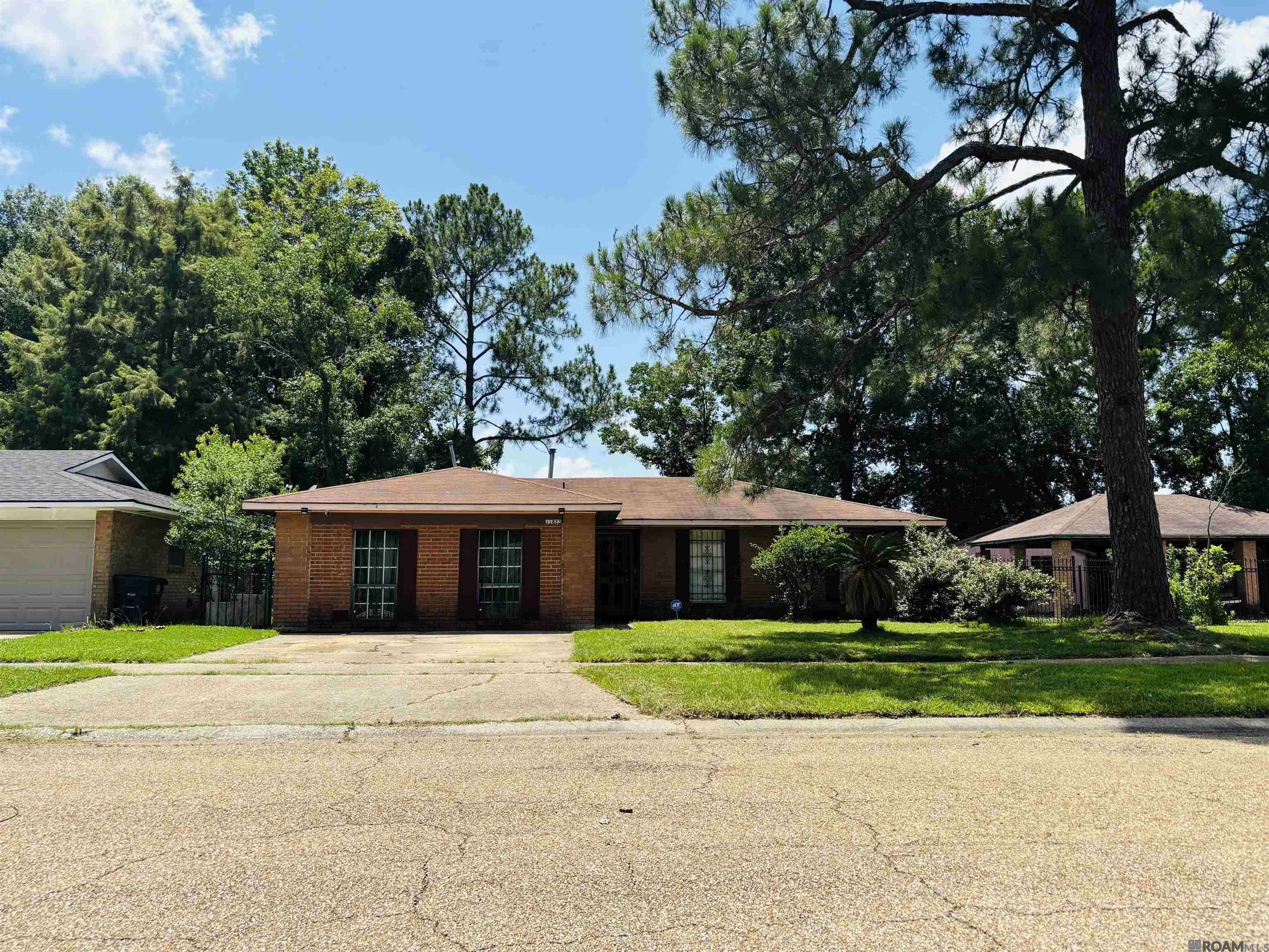 Baton Rouge, LA 70807,11823 Kingston Dr