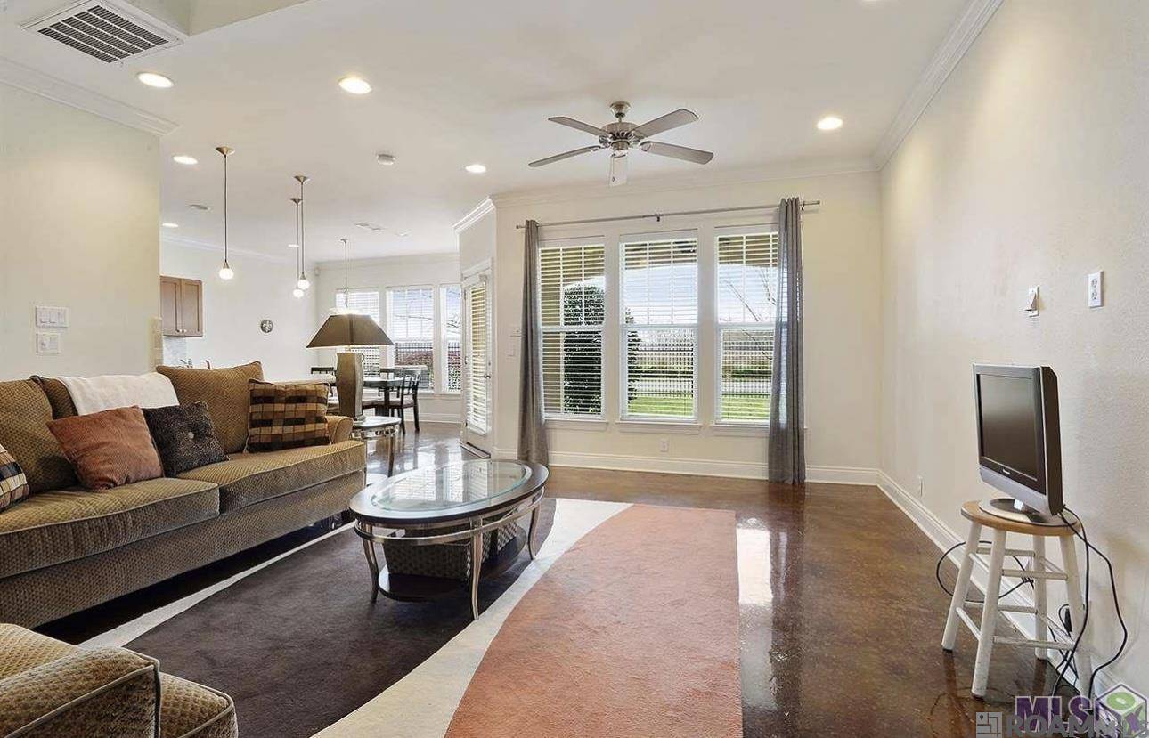 Baton Rouge, LA 70820,8000 Stonelake Village Ave ##402