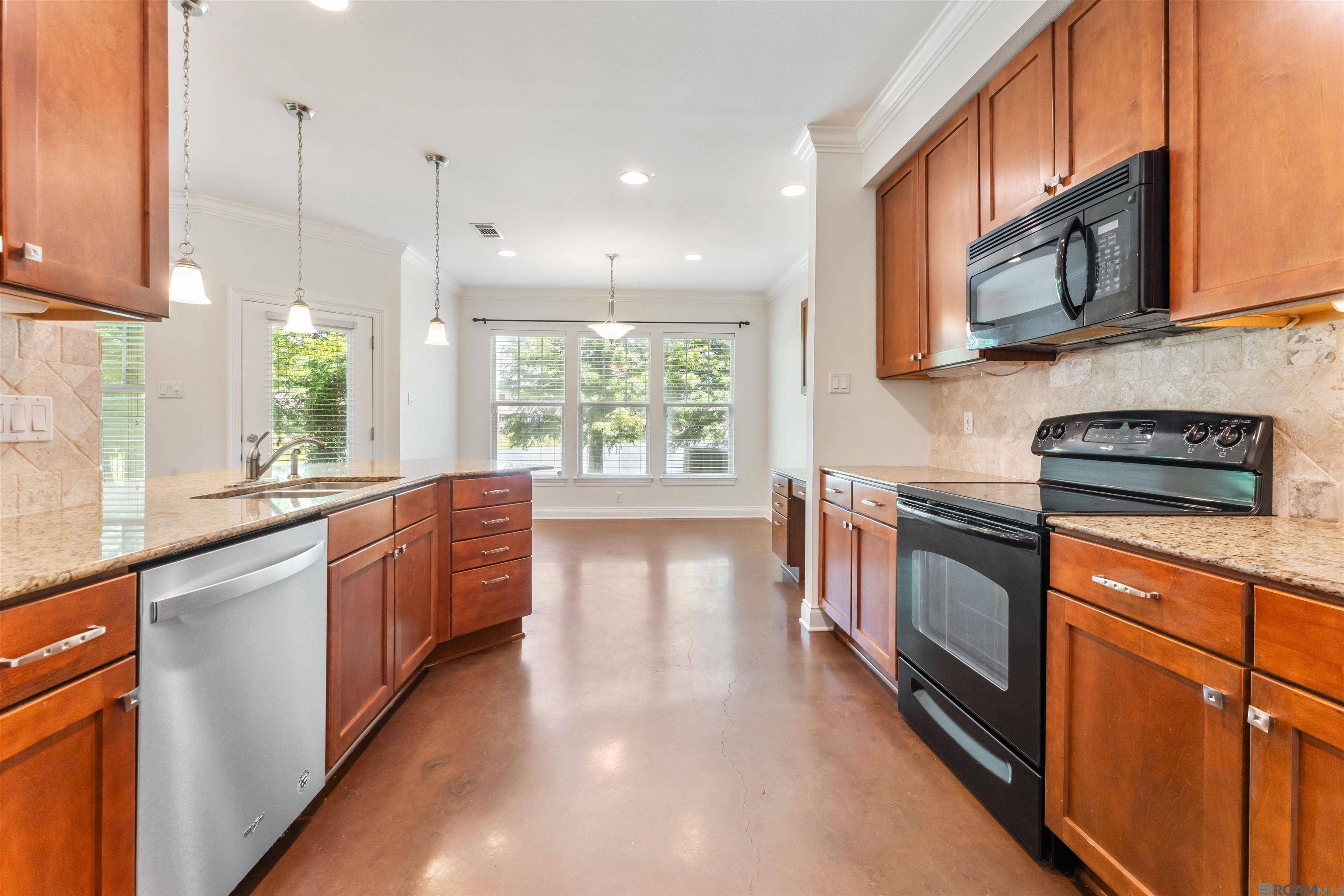 Baton Rouge, LA 70820,8000 Stonelake Village Ave ##201