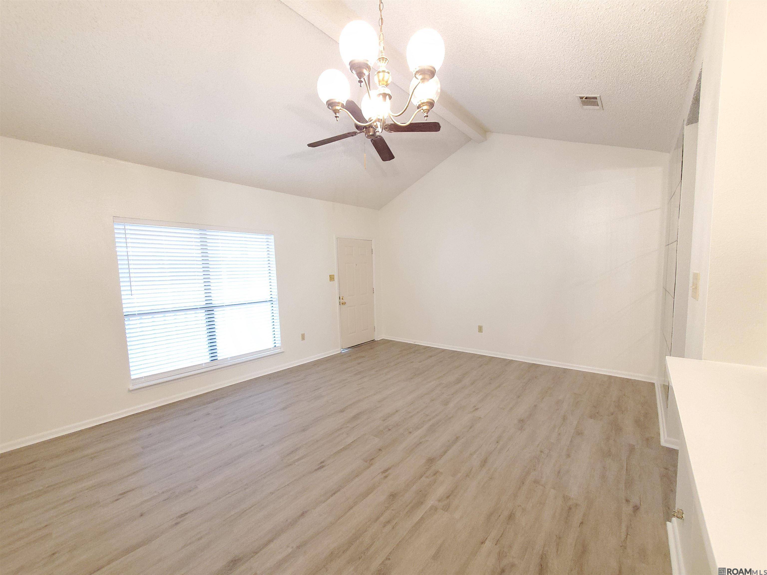 Baton Rouge, LA 70809,5222 Buttercreek Ln ##7