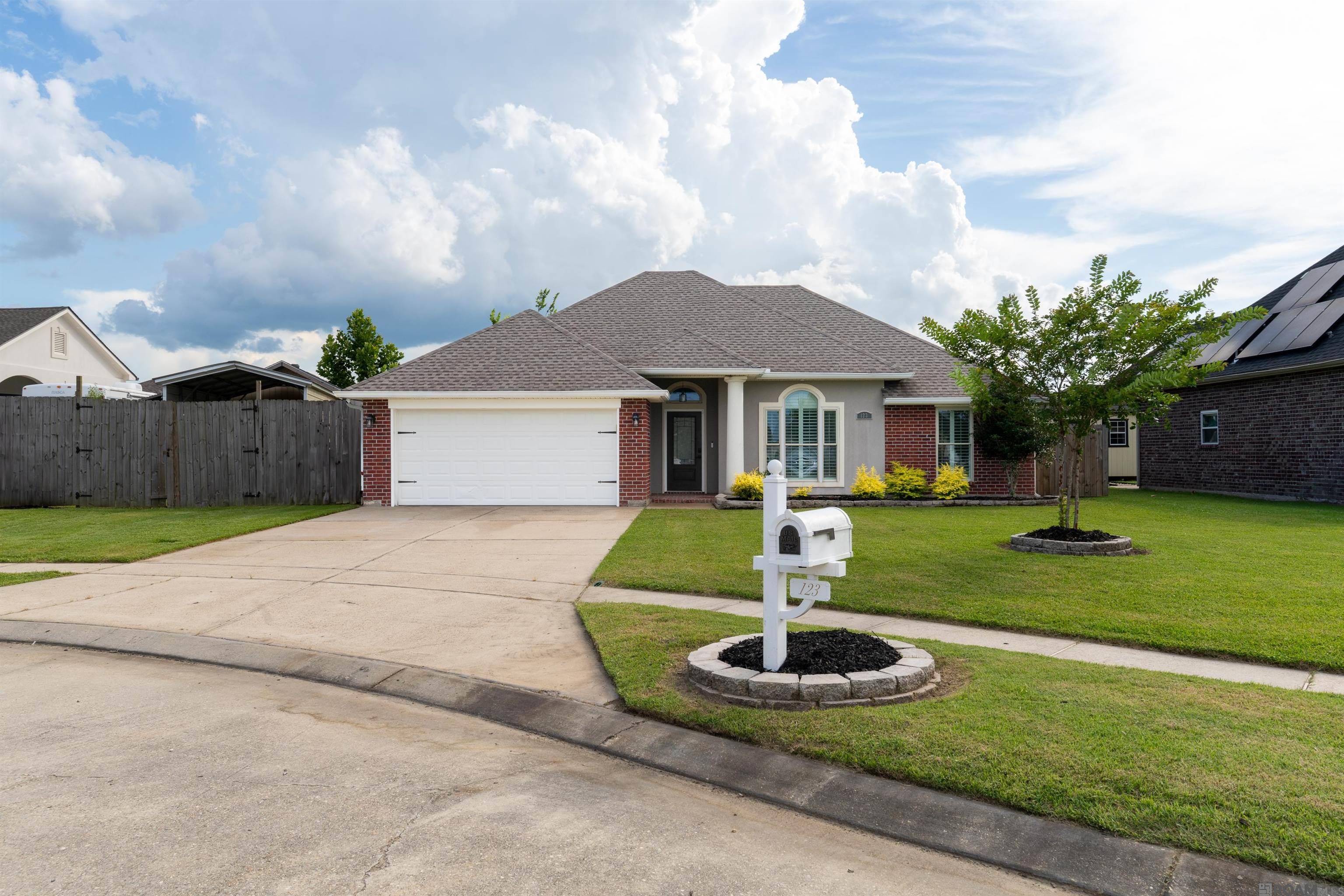 Laplace, LA 70068,123 Chartres Court