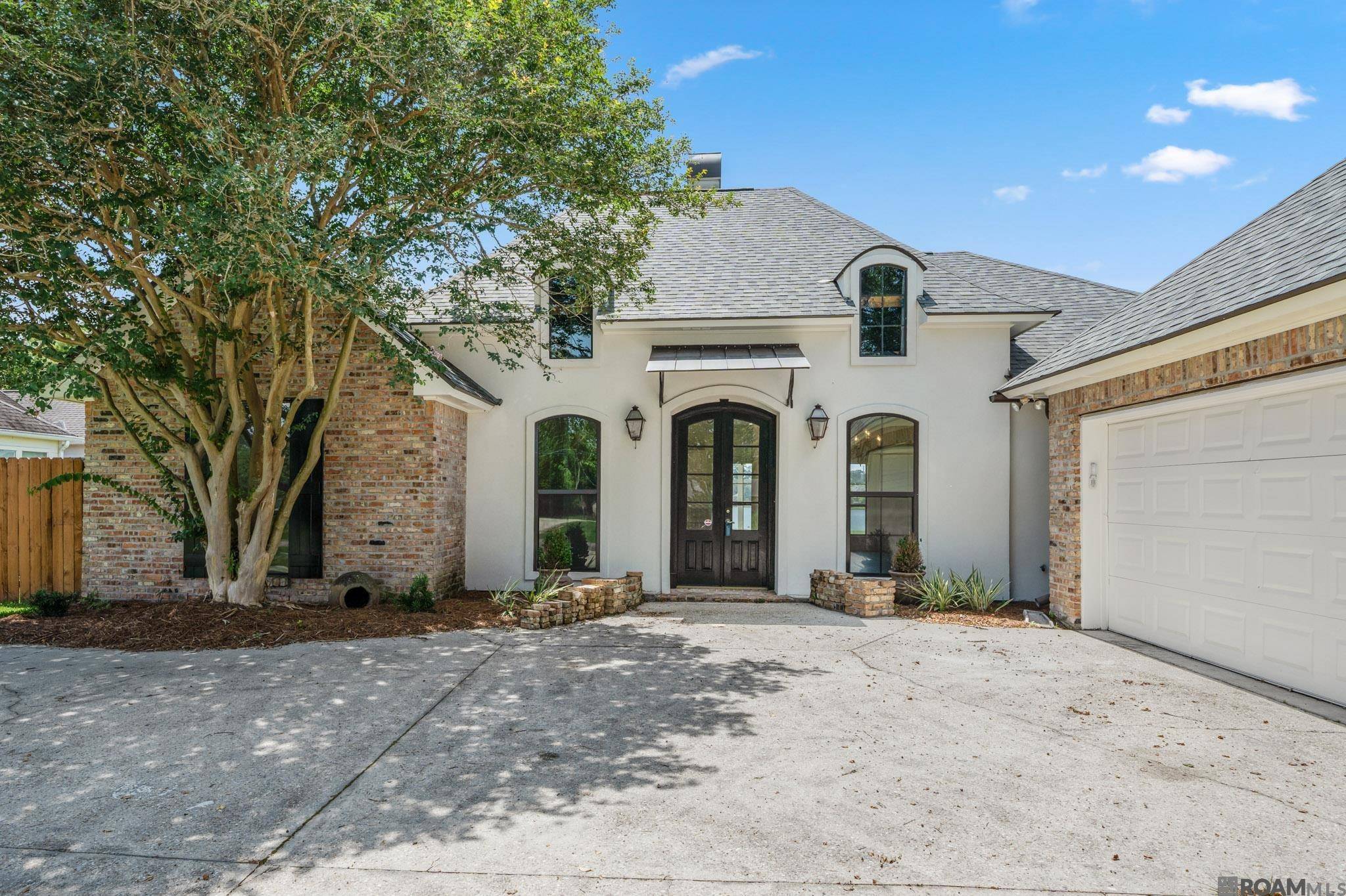 Baton Rouge, LA 70817,9832 S Vignes Lake Ave