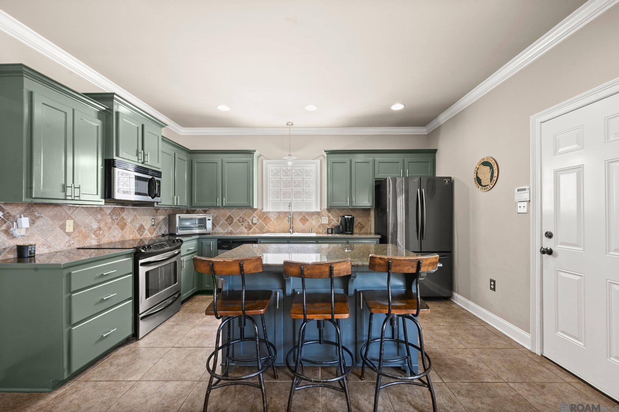 Baton Rouge, LA 70810,10931 Springtree Ave