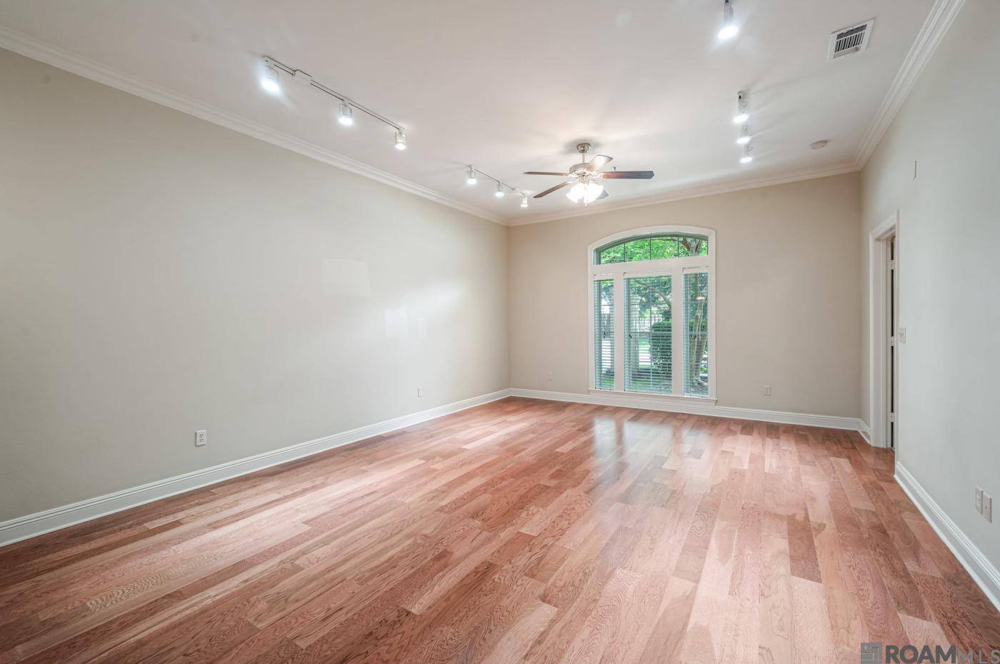 Baton Rouge, LA 70806,7550 Lasalle Ave ##104
