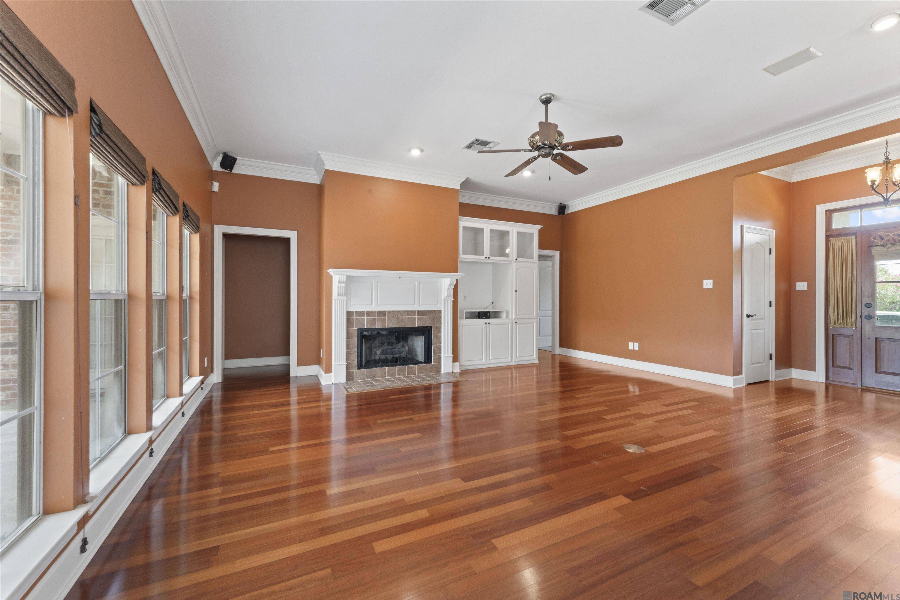Baton Rouge, LA 70817,17647 Lake Azalea Dr