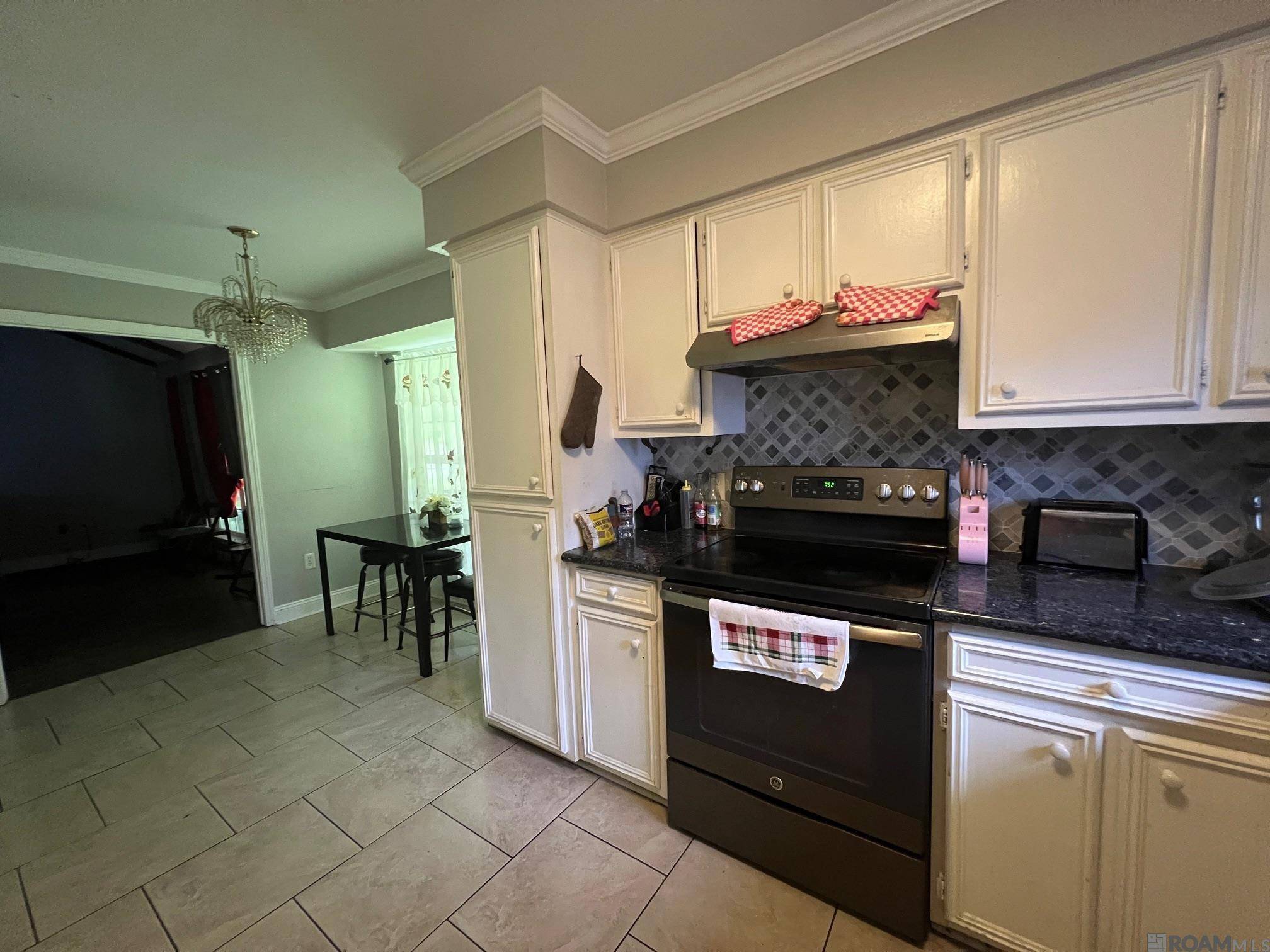 Saint George, LA 70809,9915 Hawthorne Dr