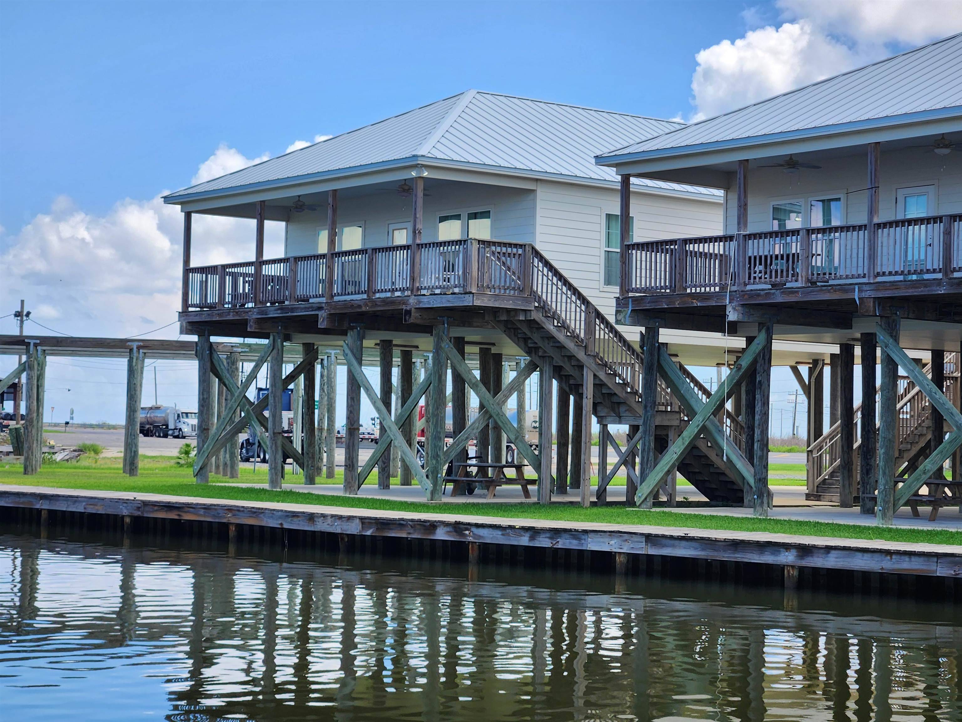 Golden Meadow, LA 70357,136 Ao Rappelet Rd ##B