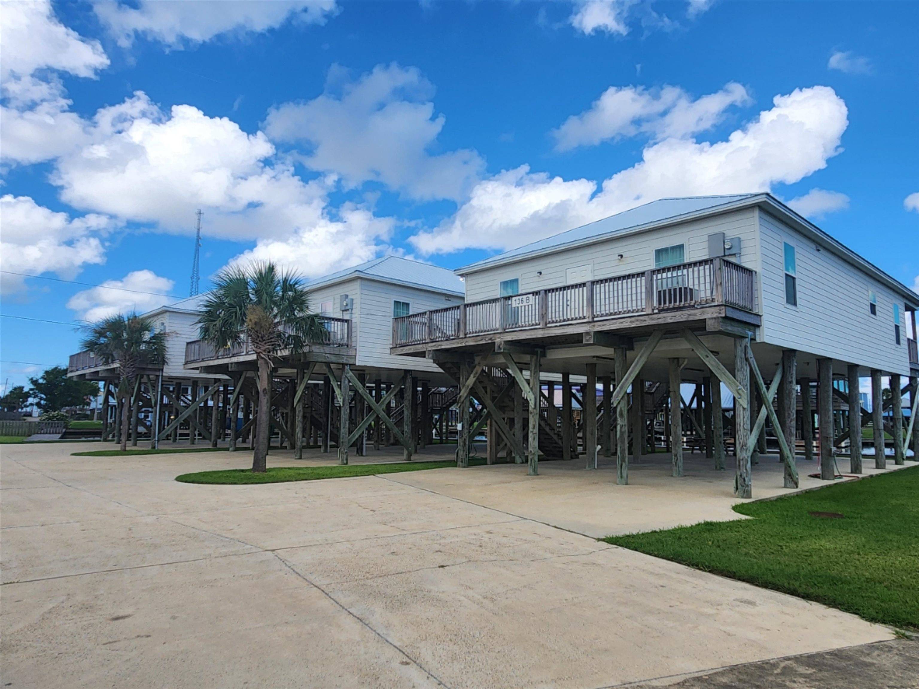 Golden Meadow, LA 70357,136 Ao Rappelet Rd ##B