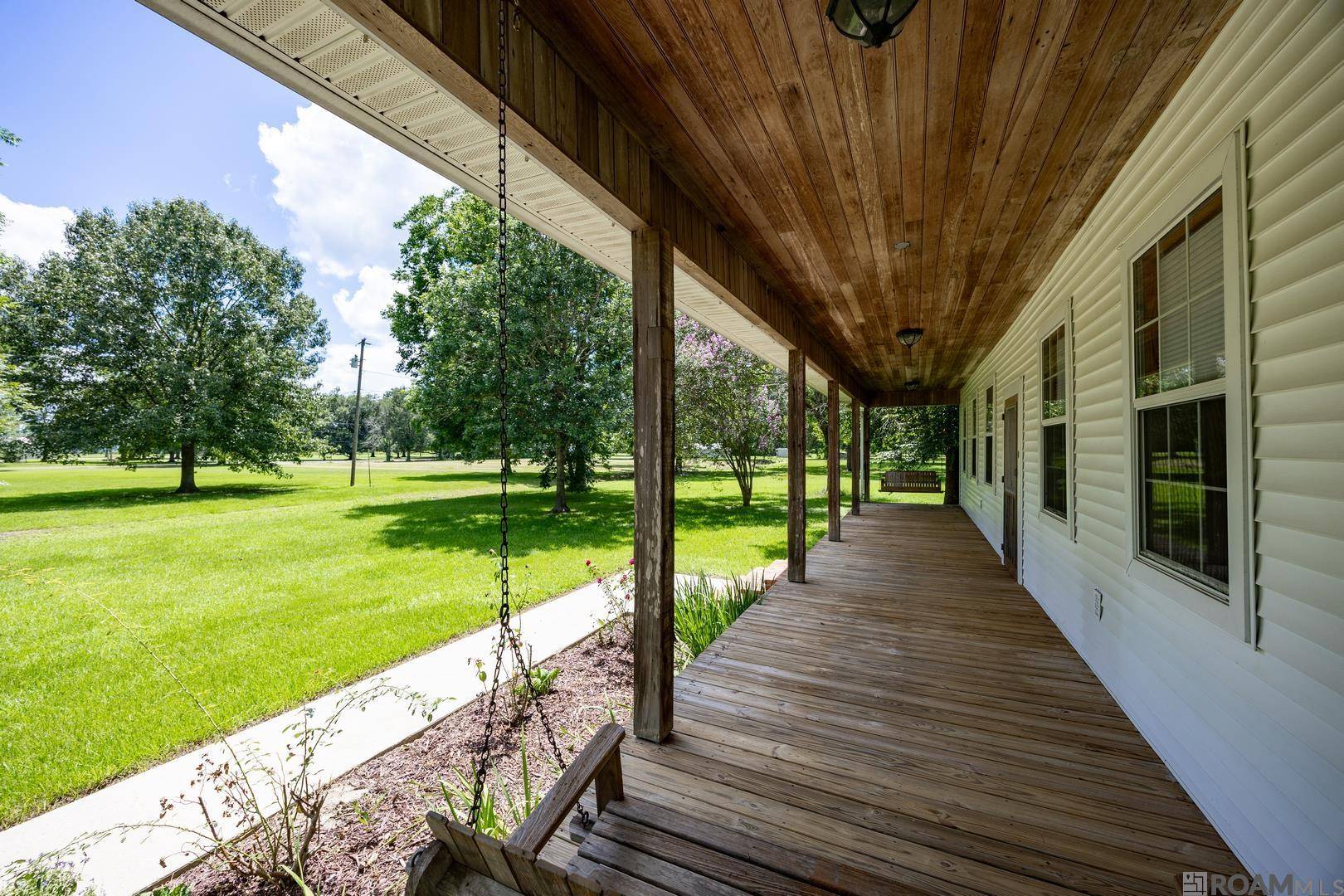 Bueche, LA 70729,9324 Burnside Rd