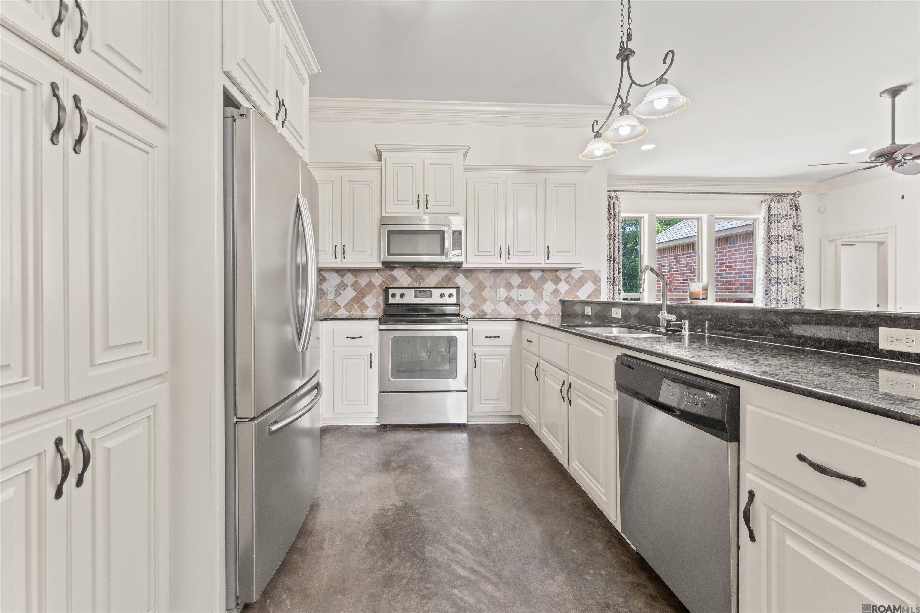 Port Allen, LA 70767,712 Esperanza Dr