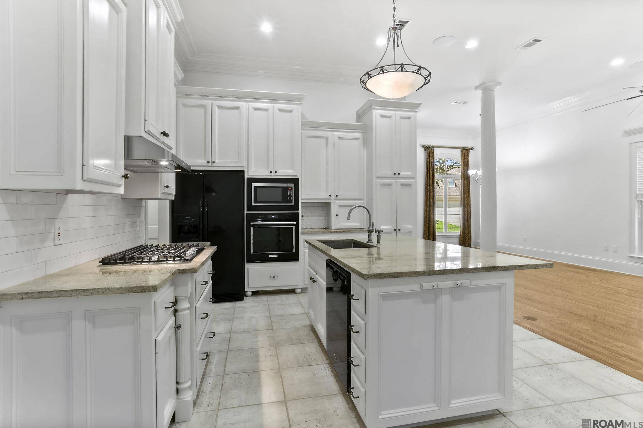 Baton Rouge, LA 70809,10777 Woodland Oaks