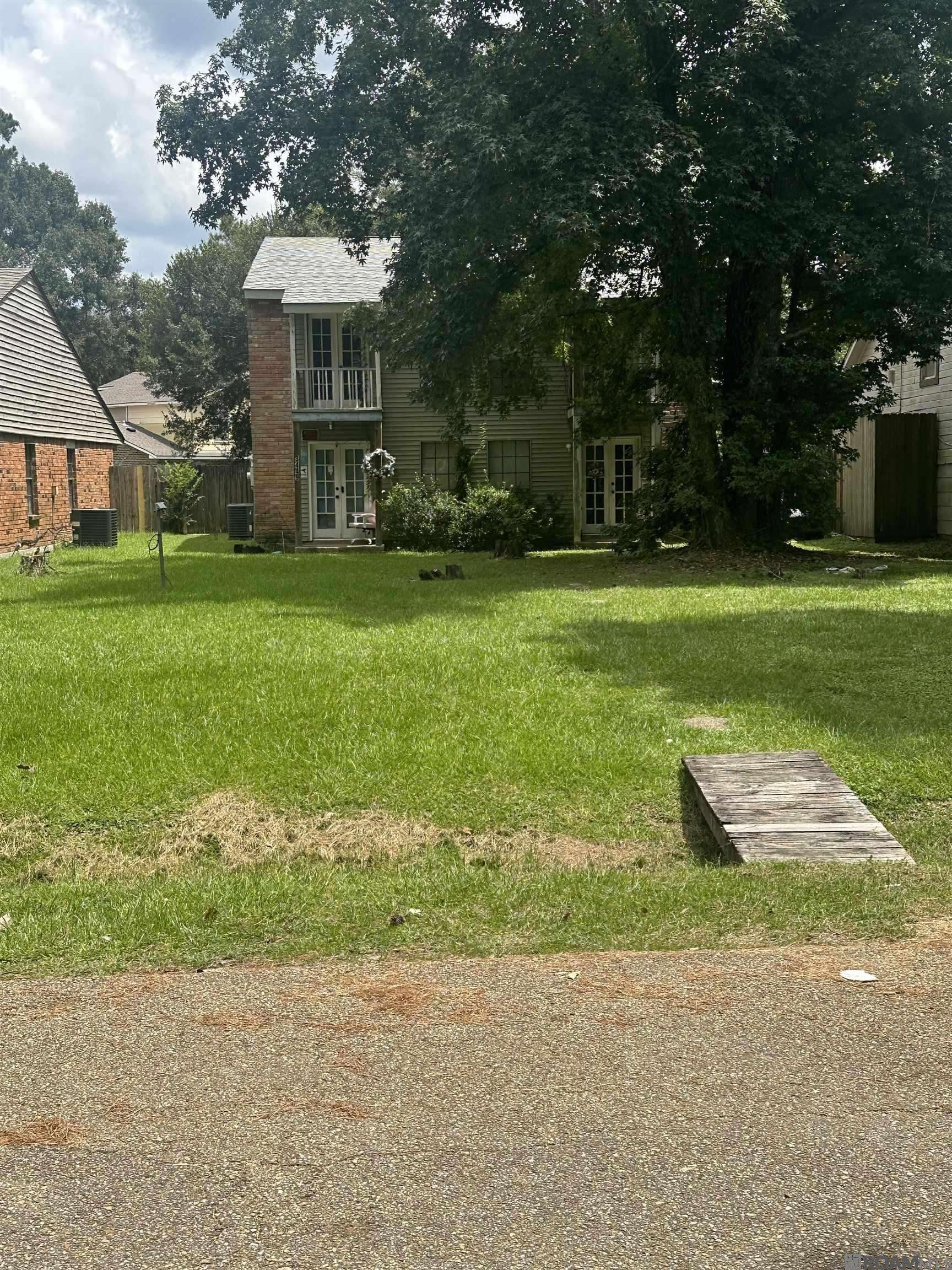 Saint George, LA 70816,3447/3449 King Bradford Dr
