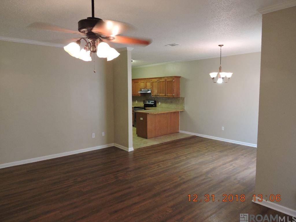 Baton Rouge, LA 70817,15535 Leverde Ave
