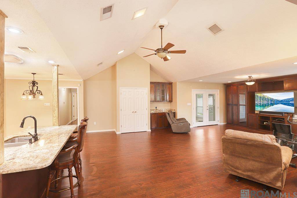 Baton Rouge, LA 70817,15861 Profit Ave
